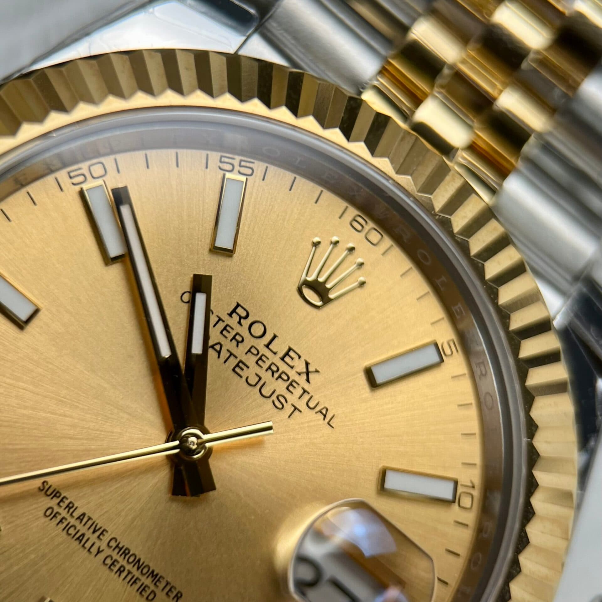 Dong-Ho-Rolex-DateJust-Fake-Cao-Cap-Mat-Vang-Champagne-EWF-36-41mm-1-scaled-1