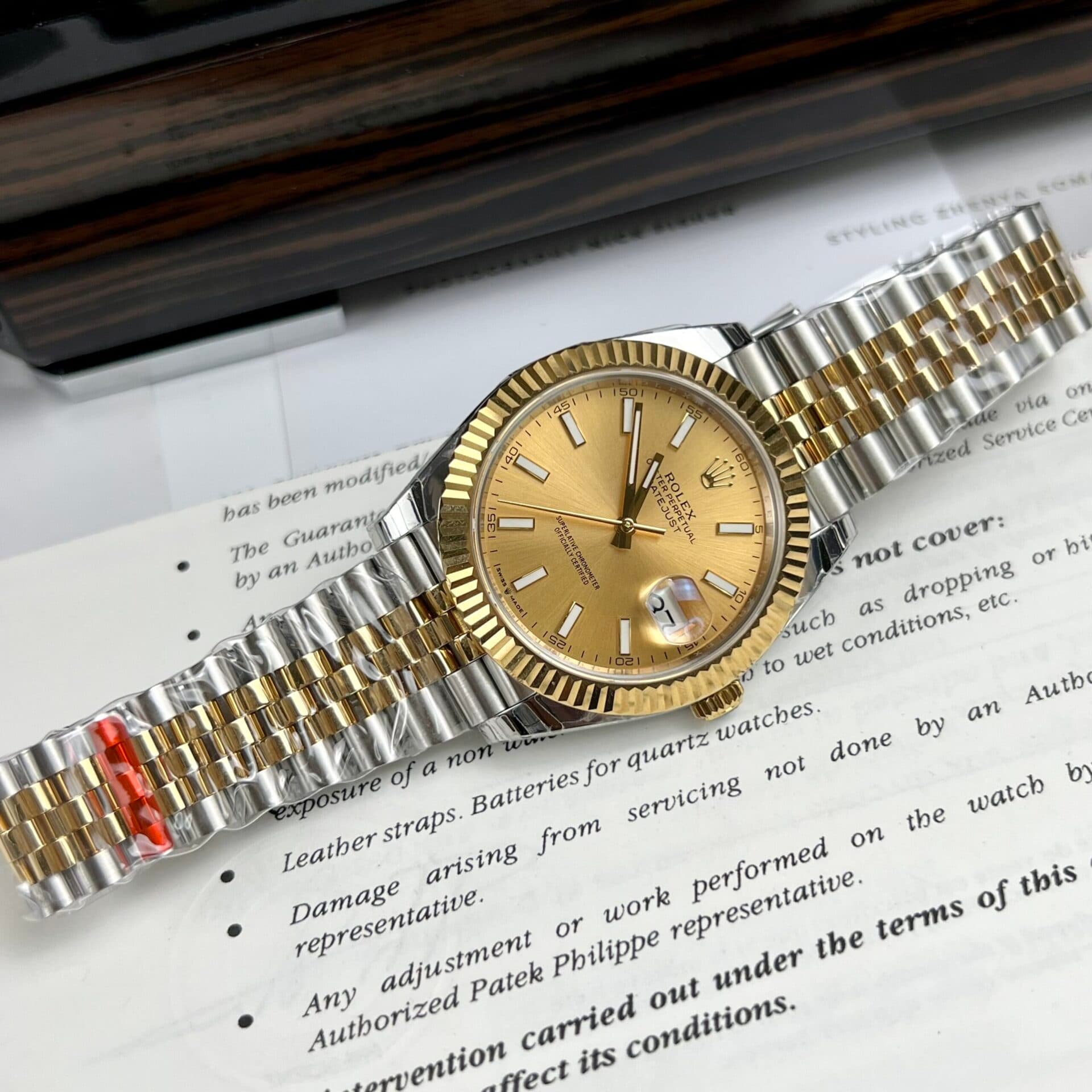 Dong-Ho-Rolex-DateJust-Fake-Cao-Cap-Mat-Vang-Champagne-EWF-36-41mm-3-scaled-1