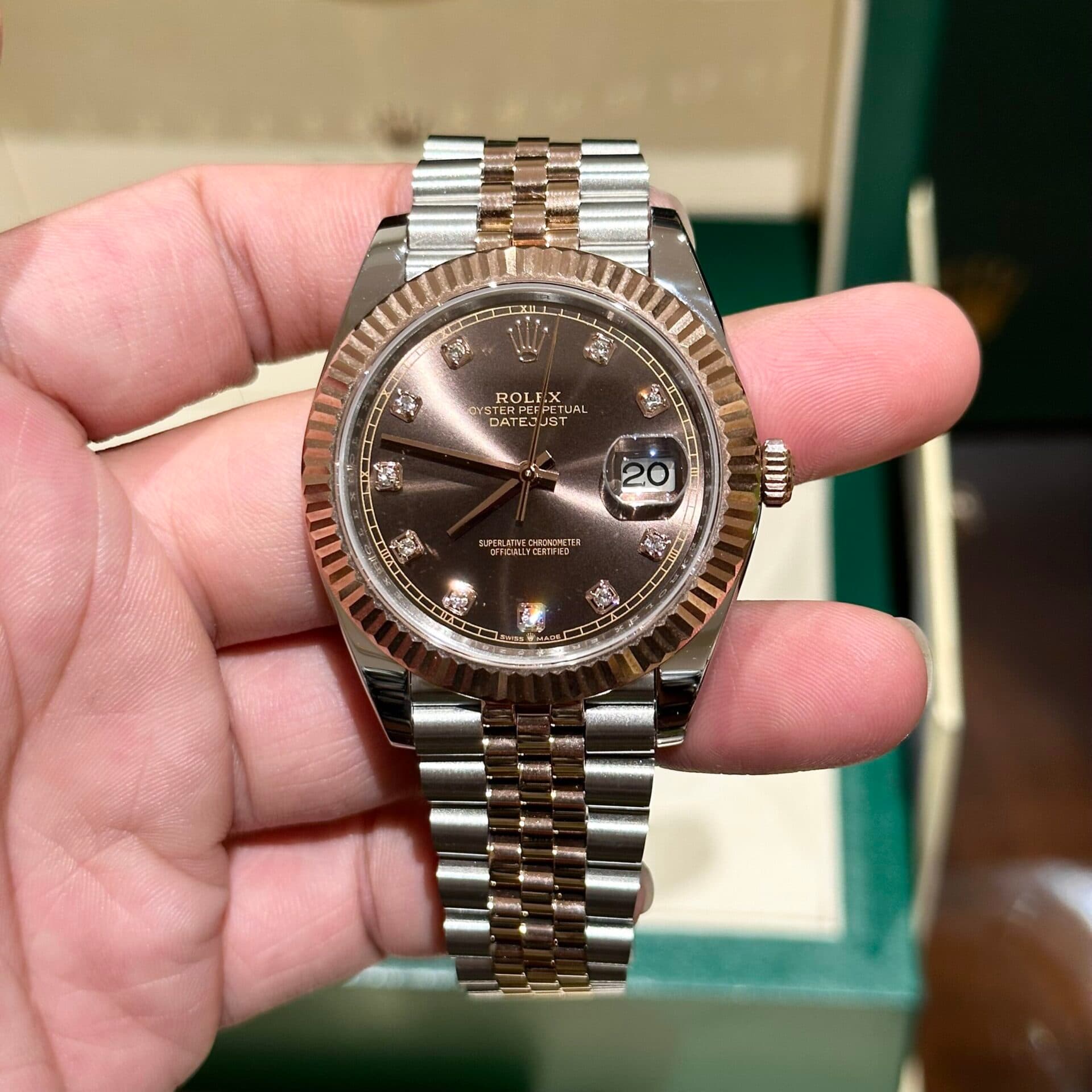Dong-Ho-Rolex-DateJust-Mat-So-Chocolate-Super-Fake-11-EW-41mm-2-scaled-1