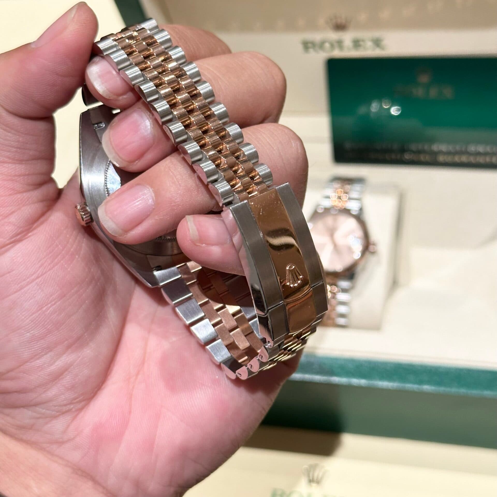 Dong-Ho-Rolex-DateJust-Mat-So-Chocolate-Super-Fake-11-EW-41mm-5-scaled-1