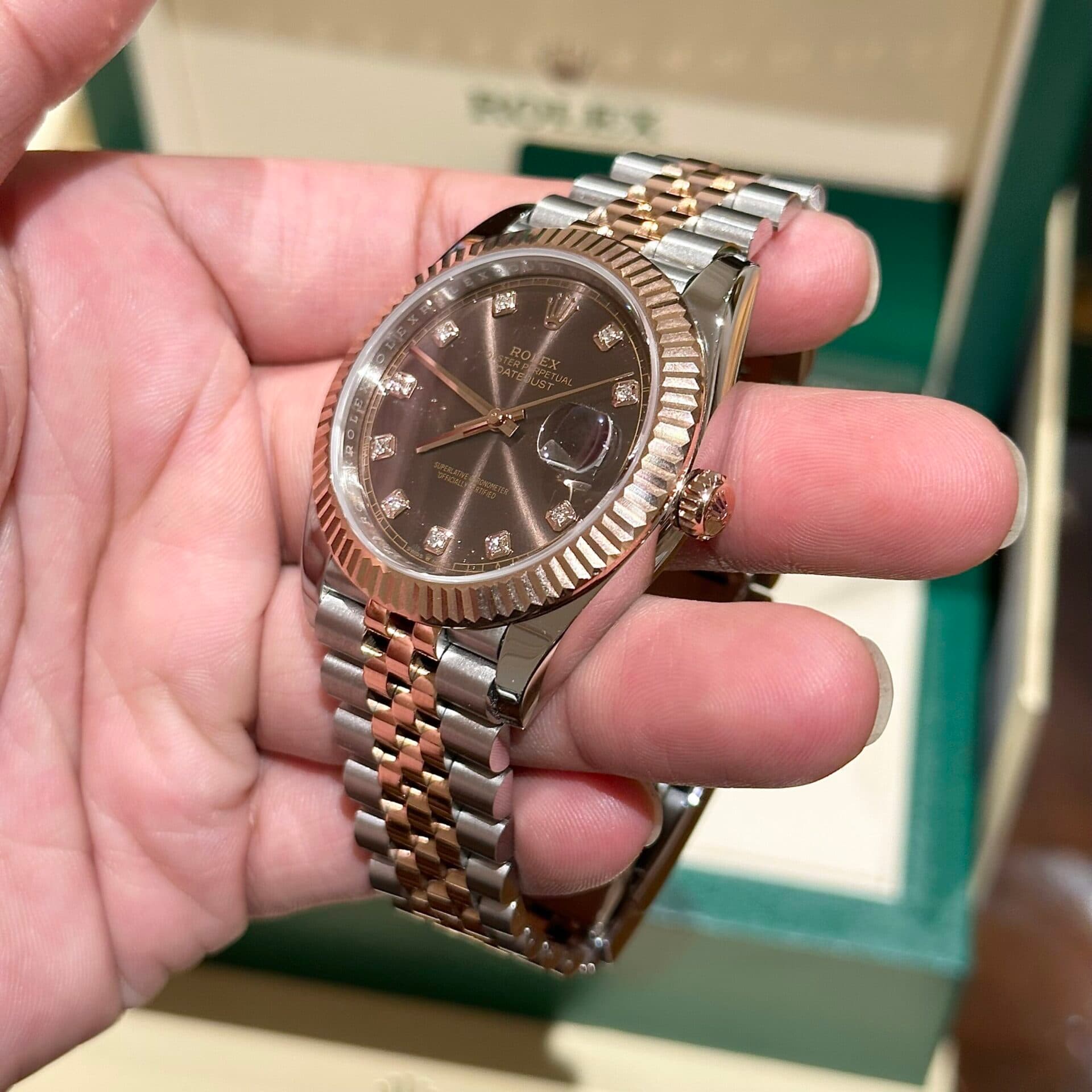 Dong-Ho-Rolex-DateJust-Mat-So-Chocolate-Super-Fake-11-EW-41mm-6-scaled-1
