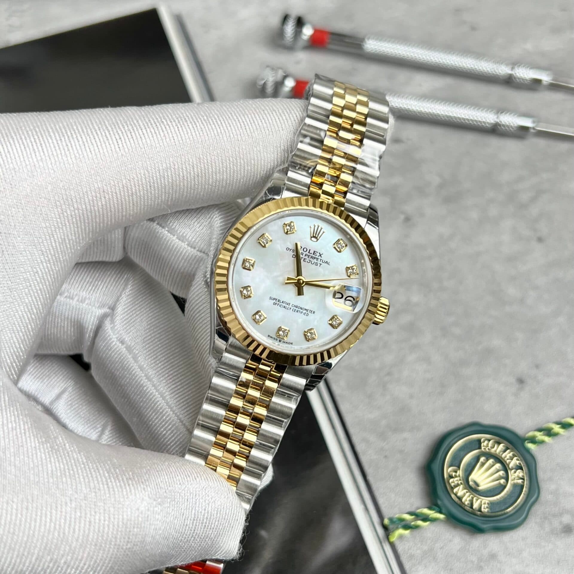 Dong-Ho-Rolex-DateJust-Mat-So-Xa-Cu-DemiGold-Fake-11-31mm-1-scaled-1