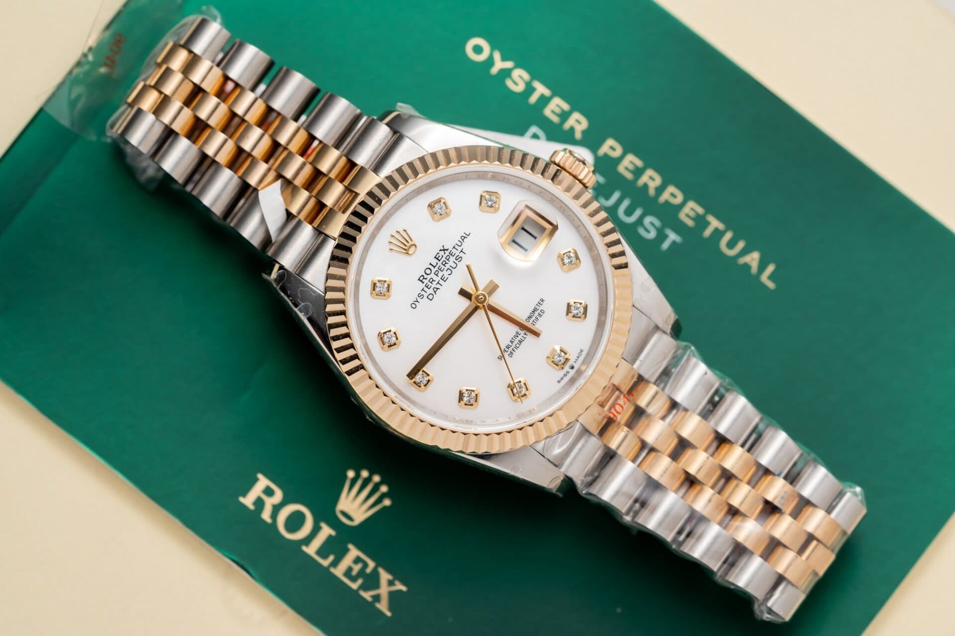 Dong-Ho-Rolex-DateJust-Mat-Xa-Cu-Boc-Vang-That-Nha-May-GM-36mm-4-1