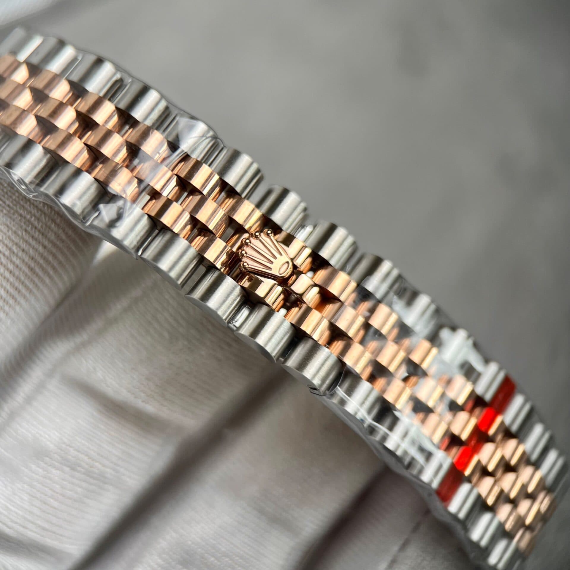 Dong-Ho-Rolex-DateJust-Nu-Boc-Vang-Mat-Chocolate-Coc-La-Ma-GM-31mm-2-1