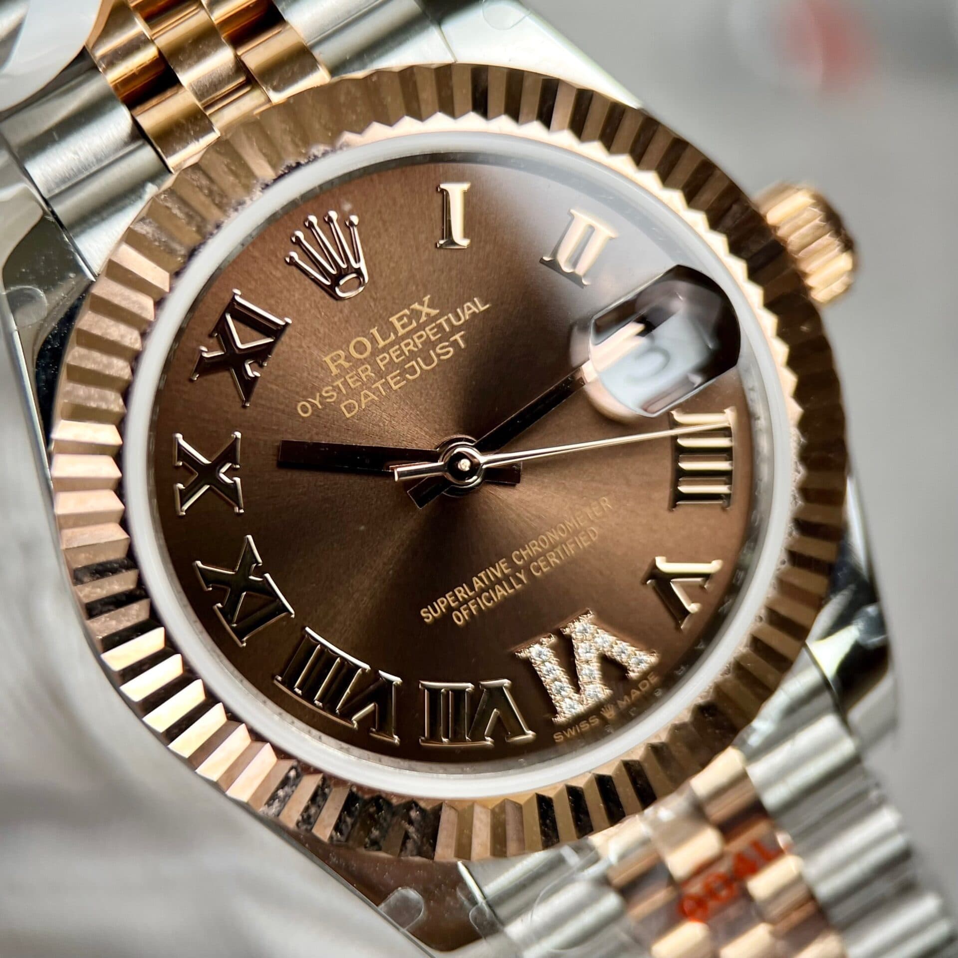 Dong-Ho-Rolex-DateJust-Nu-Boc-Vang-Mat-Chocolate-Coc-La-Ma-GM-31mm-5-1