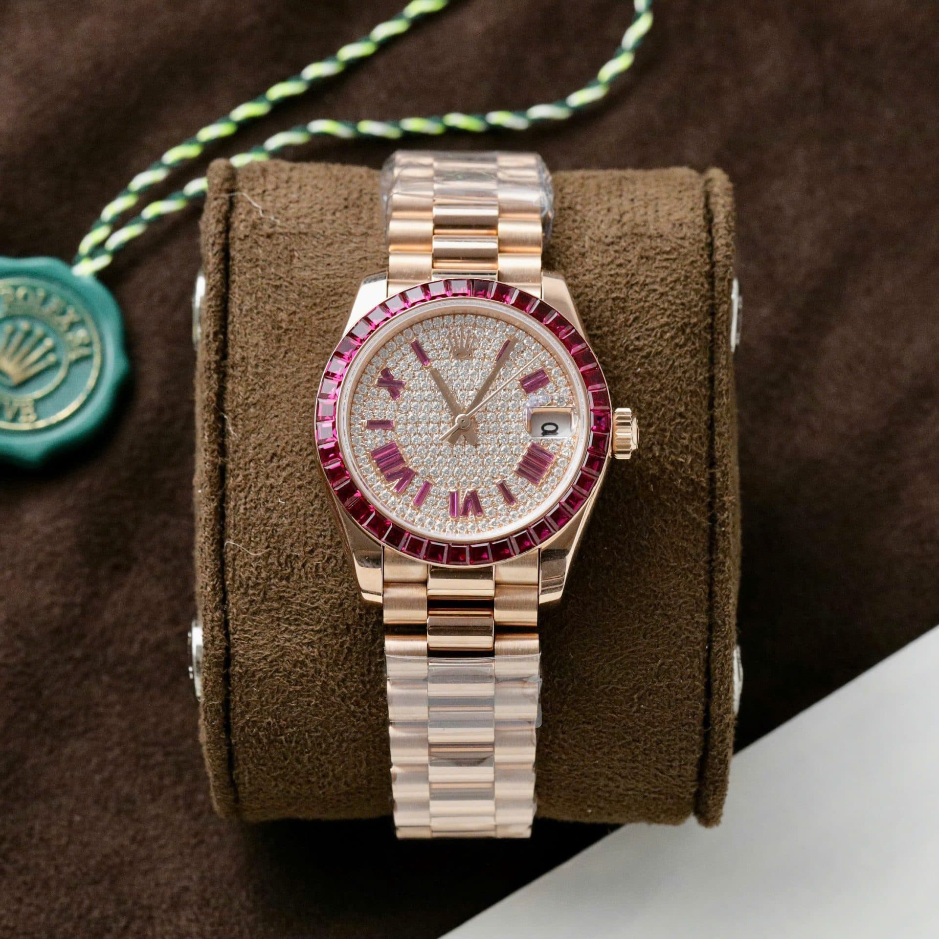 Dong-Ho-Rolex-DateJust-Nu-Che-Tac-Boc-Vang-That-Ruby-Baguette-Moissanite-31mm-2-2