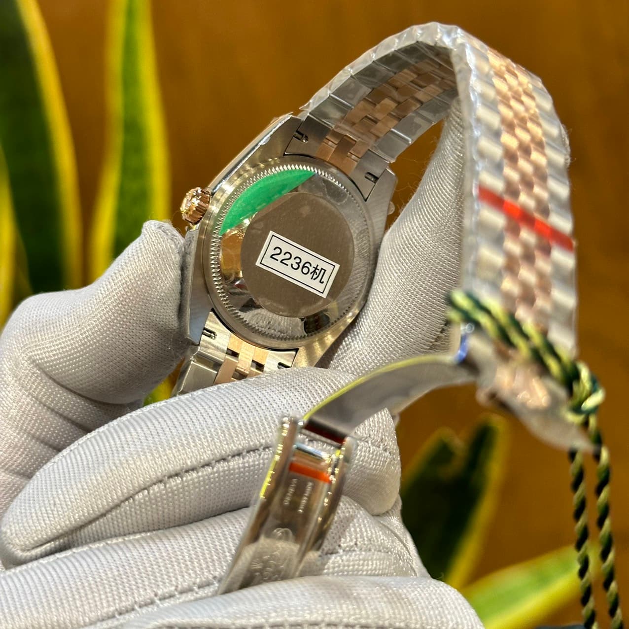 Dong-Ho-Rolex-DateJust-Nu-Dinh-Da-Mat-Chocolate-Fake-Cao-Cap-31mm-4-1