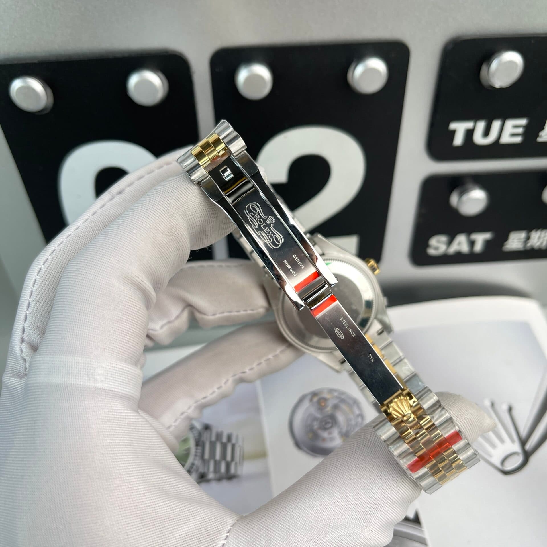Dong-Ho-Rolex-DateJust-Nu-Dinh-Da-Mat-Vang-Champagne-EW-Factory-31mm-7-1