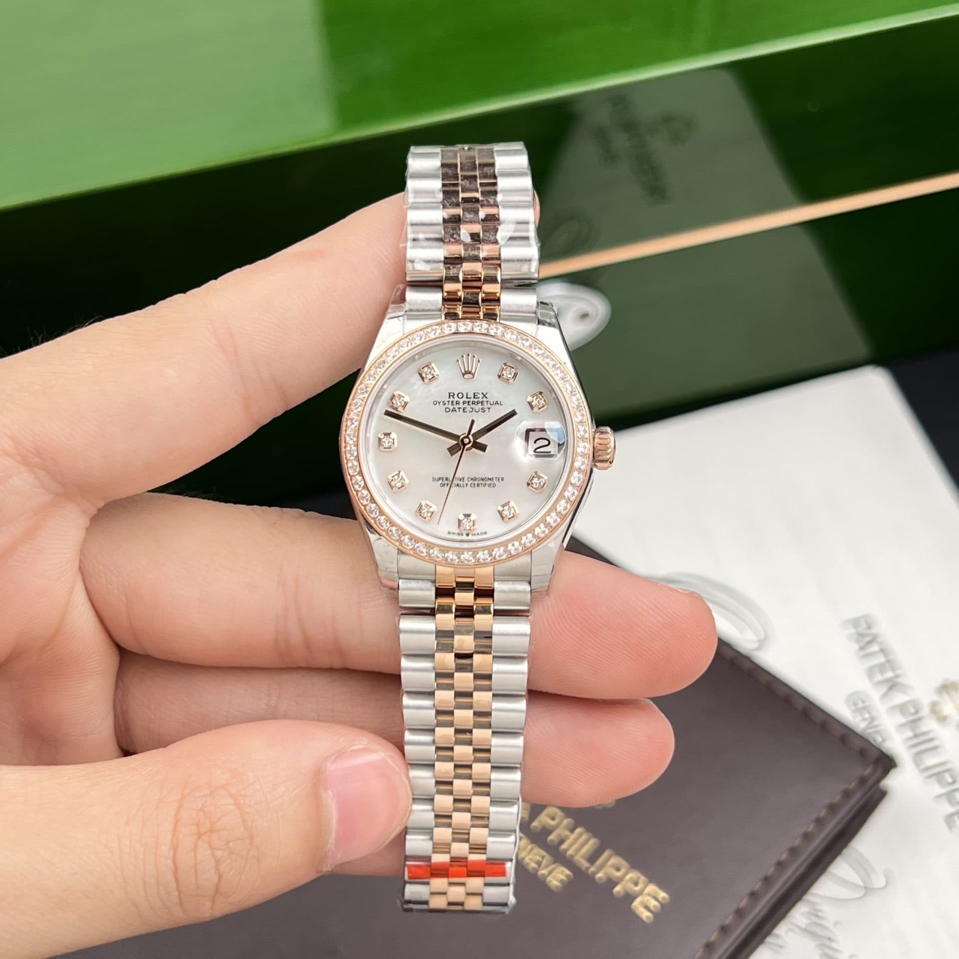 Dong-Ho-Rolex-DateJust-Nu-Dinh-Da-Mat-Xa-Cu-Demi-Rose-EWF-31mm-5-1