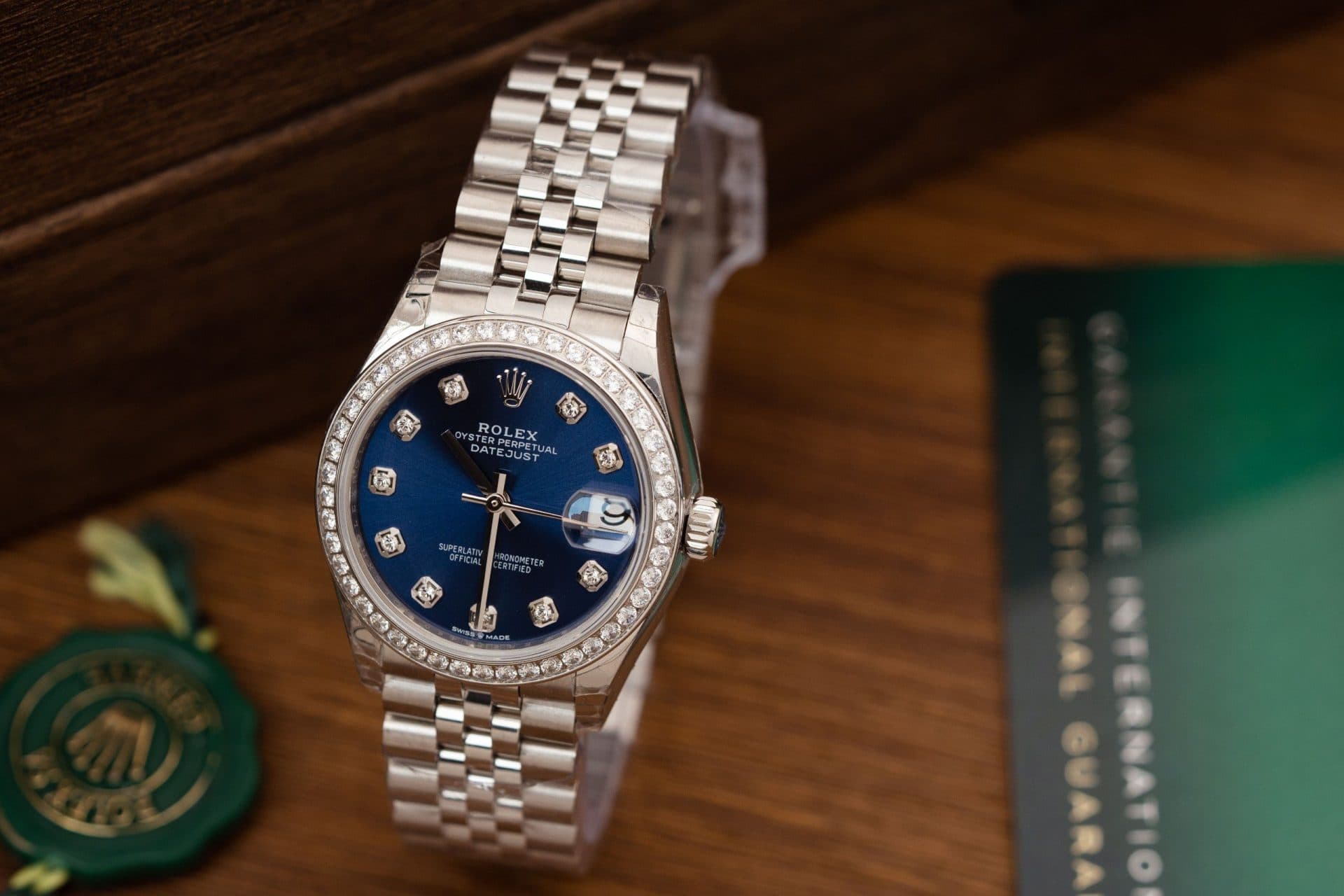 Dong-Ho-Rolex-DateJust-Nu-Dinh-Da-Mat-Xanh-Blue-May-Thuy-Sy-1-1