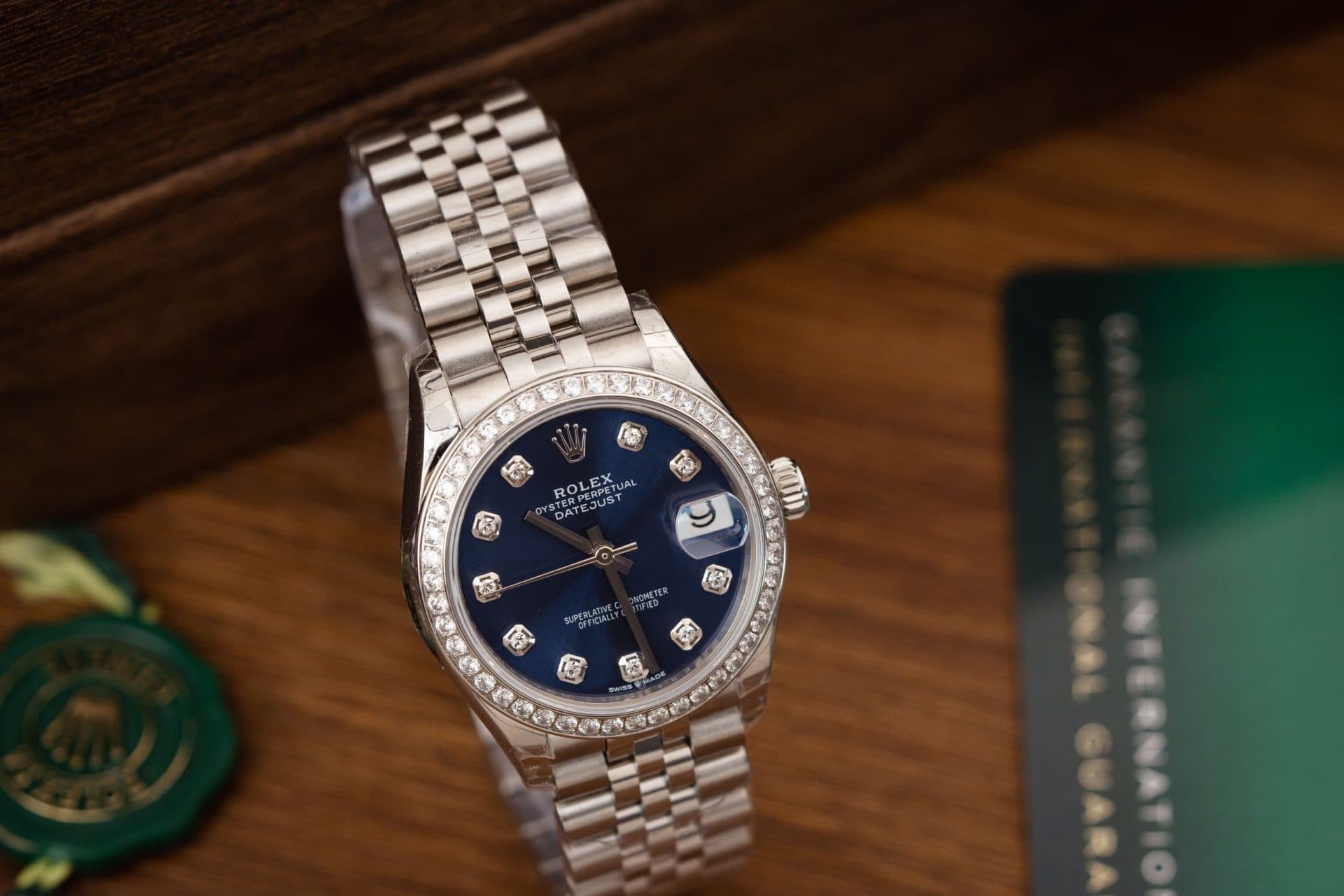 Dong-Ho-Rolex-DateJust-Nu-Dinh-Da-Mat-Xanh-Blue-May-Thuy-Sy-2-1