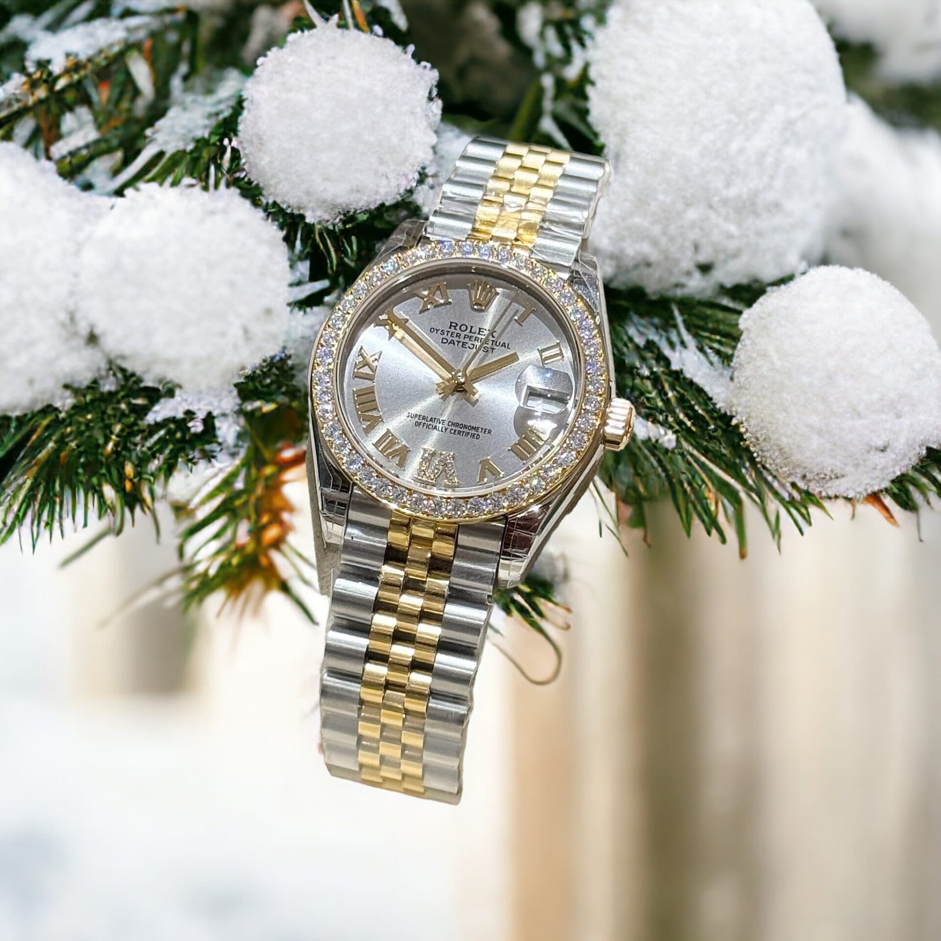 Dong-Ho-Rolex-DateJust-Nu-Dinh-Kim-Cuong-Moissanite-Demi-Gold-31mm-1-1