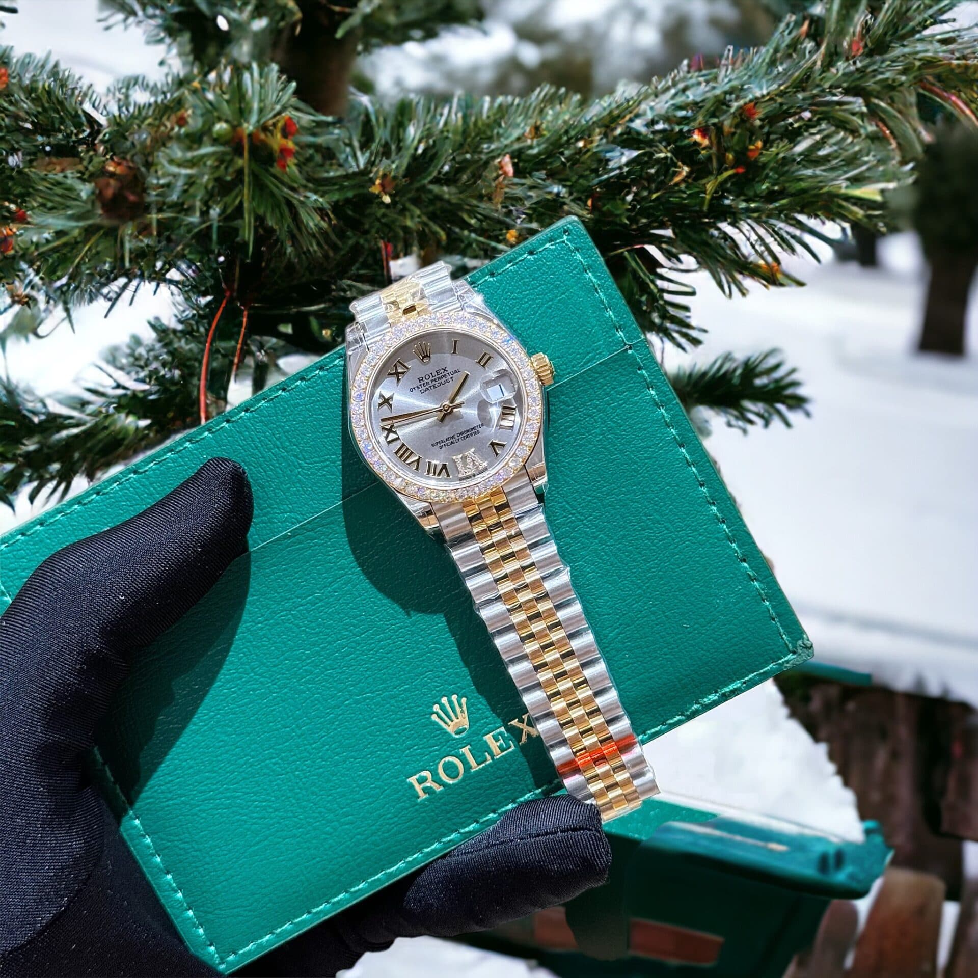 Dong-Ho-Rolex-DateJust-Nu-Dinh-Kim-Cuong-Moissanite-Demi-Gold-31mm-3-1