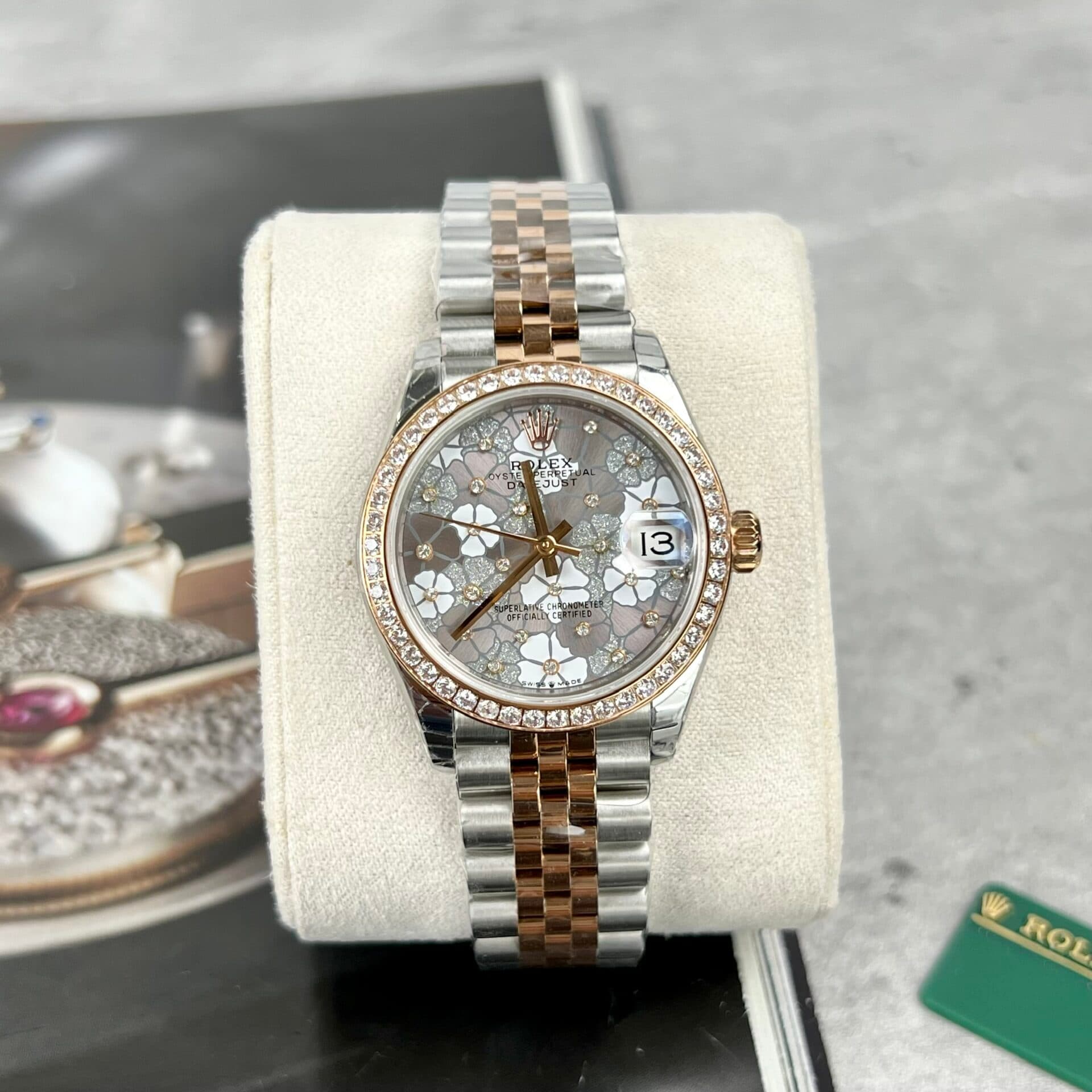 Dong-Ho-Rolex-DateJust-Nu-Mat-Hoa-La-Dinh-Da-Replica-31mm-3-1