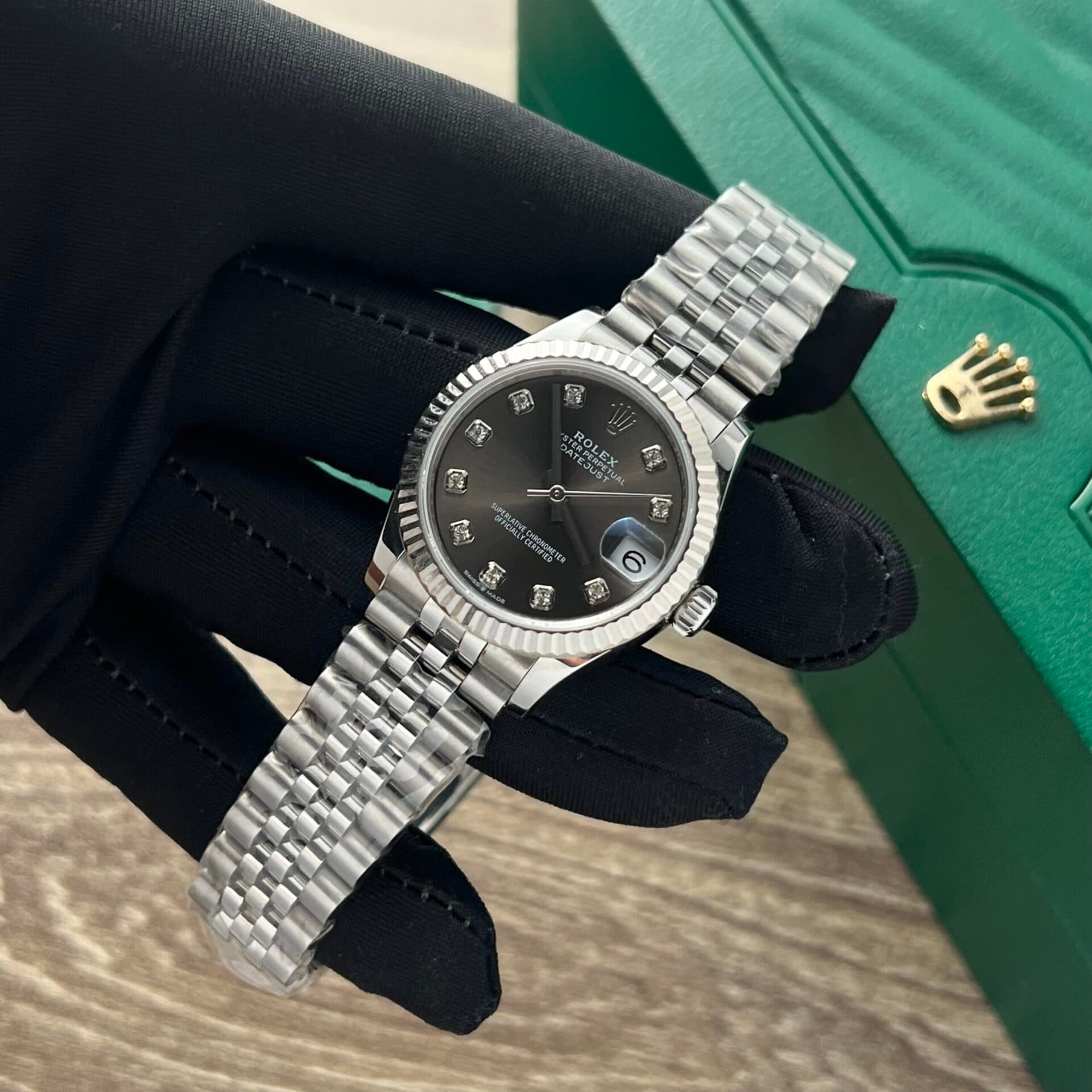Dong-Ho-Rolex-DateJust-Nu-Mat-Xam-Chai-Tia-Replica-11-31mm-2-scaled-1