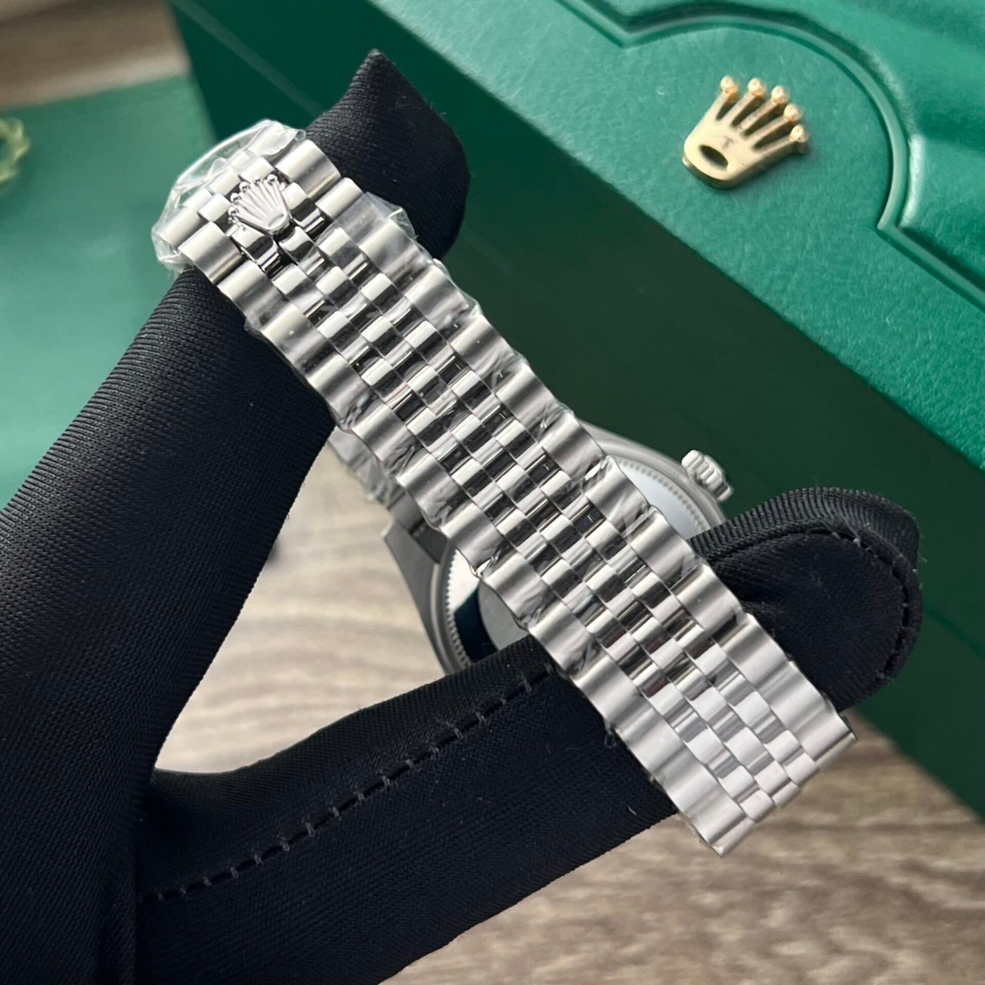 Dong-Ho-Rolex-DateJust-Nu-Mat-Xam-Chai-Tia-Replica-11-31mm-4-scaled-1