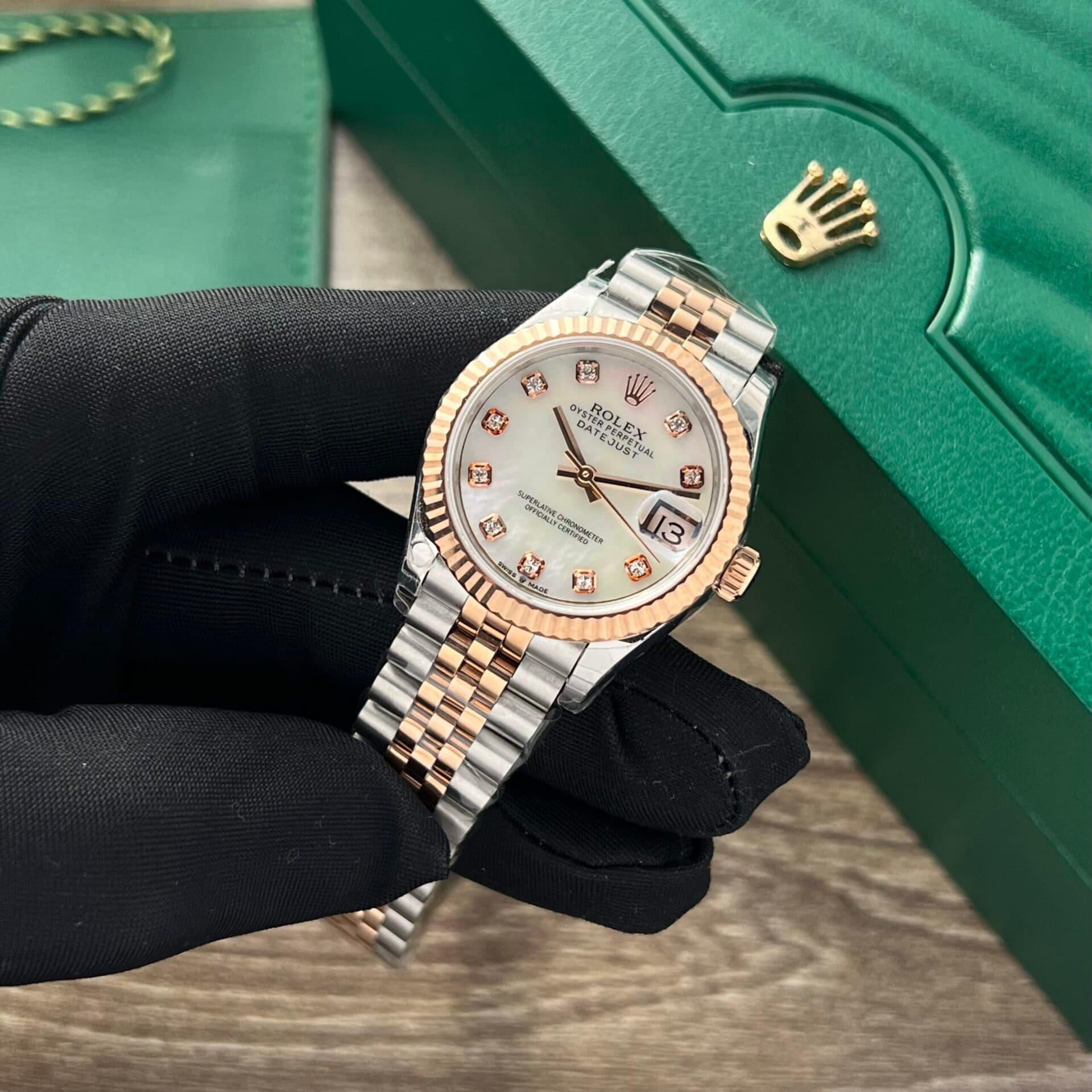 Dong-Ho-Rolex-DateJust-Nu-Vang-Hong-Coc-So-Dinh-Da-31mm-4-scaled-1