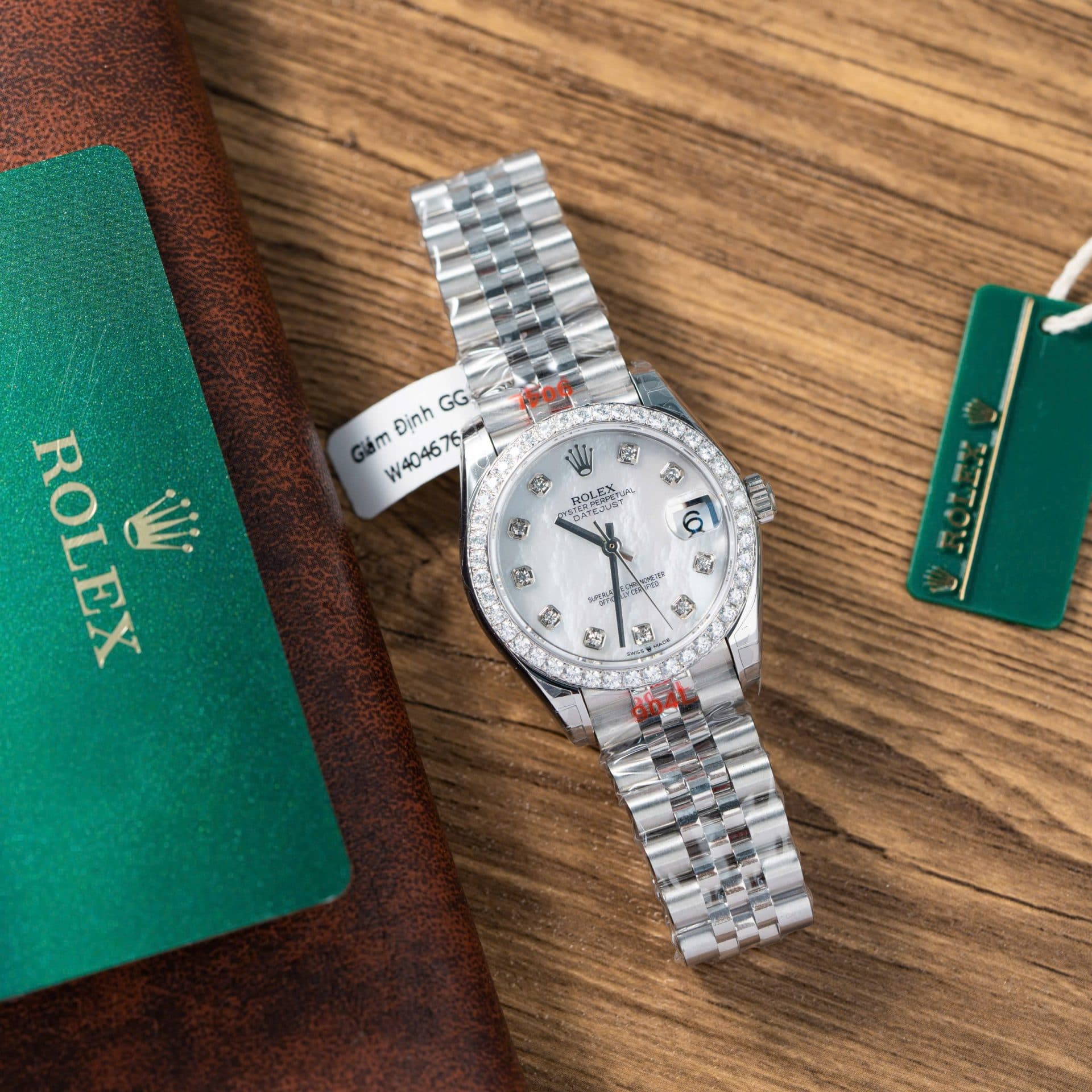 Dong-Ho-Rolex-DateJust-Rep-11-Nu-Mat-MOP-Nieng-Do-Kim-Cuong-Moissanite-31mm-13-1