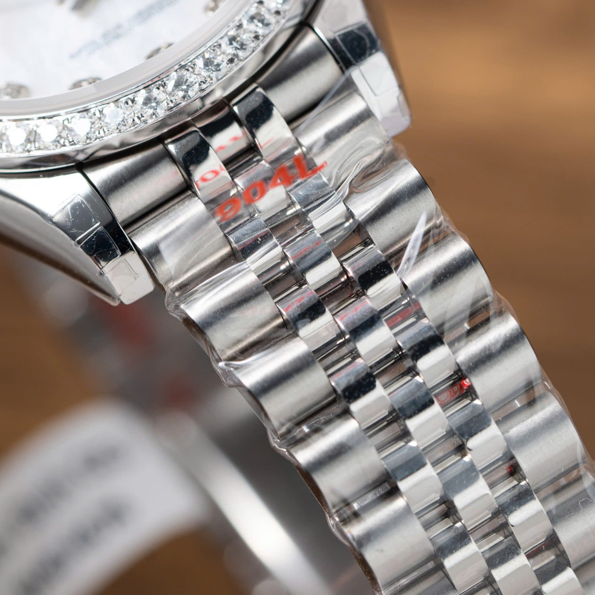 Dong-Ho-Rolex-DateJust-Rep-11-Nu-Mat-MOP-Nieng-Do-Kim-Cuong-Moissanite-31mm-5-1