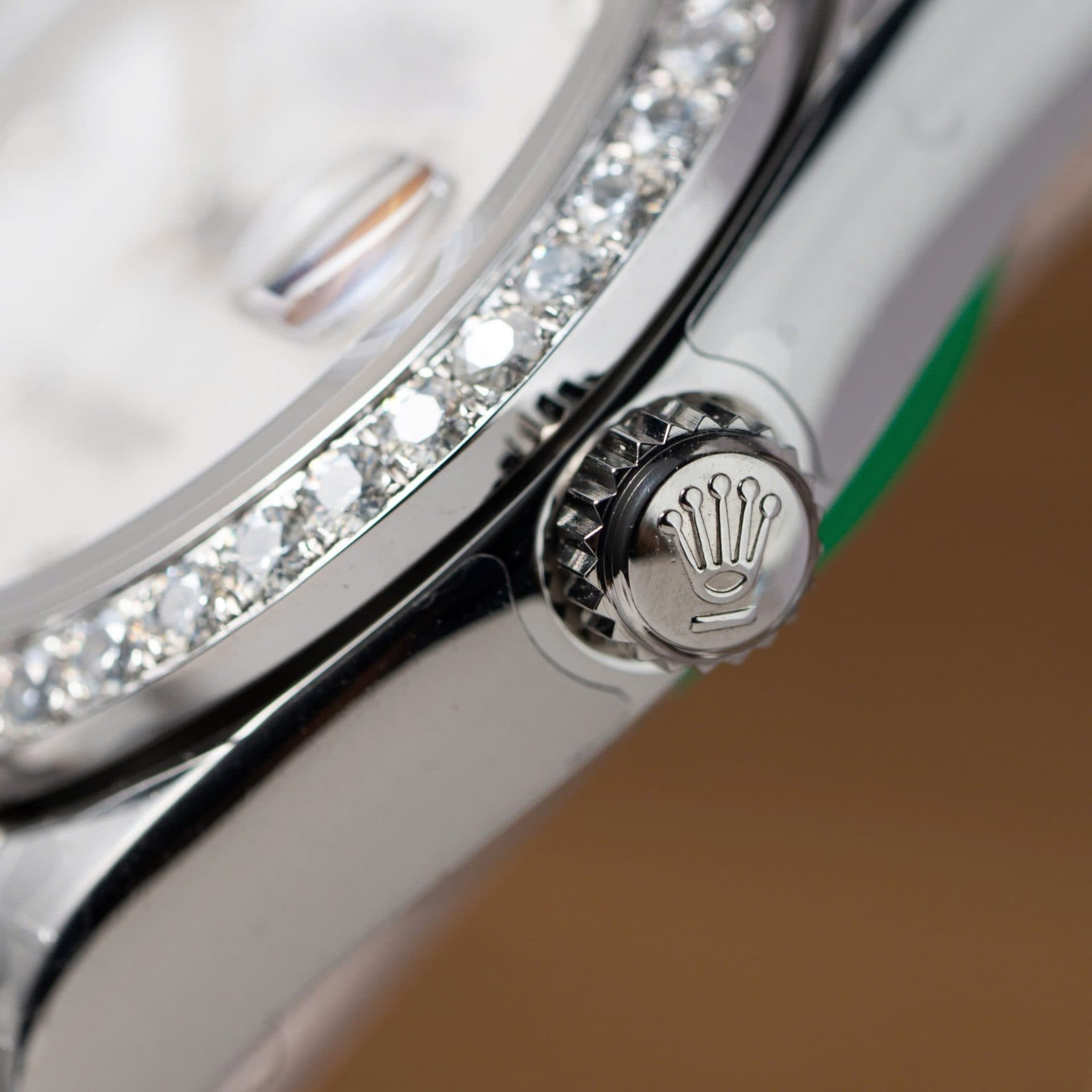 Dong-Ho-Rolex-DateJust-Rep-11-Nu-Mat-MOP-Nieng-Do-Kim-Cuong-Moissanite-31mm-6-1