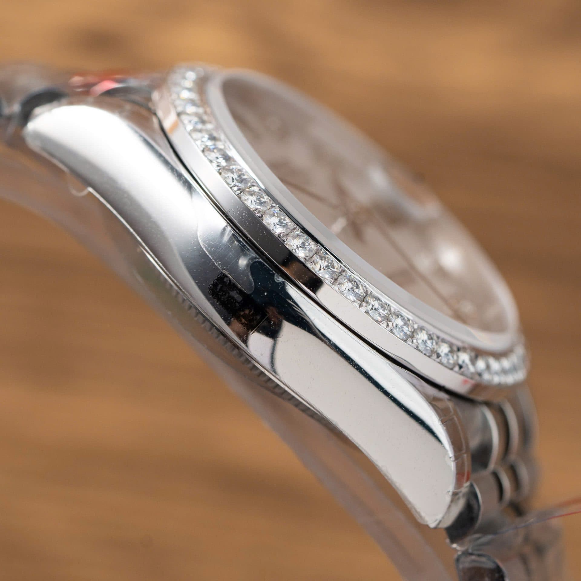 Dong-Ho-Rolex-DateJust-Rep-11-Nu-Mat-MOP-Nieng-Do-Kim-Cuong-Moissanite-31mm-8-1