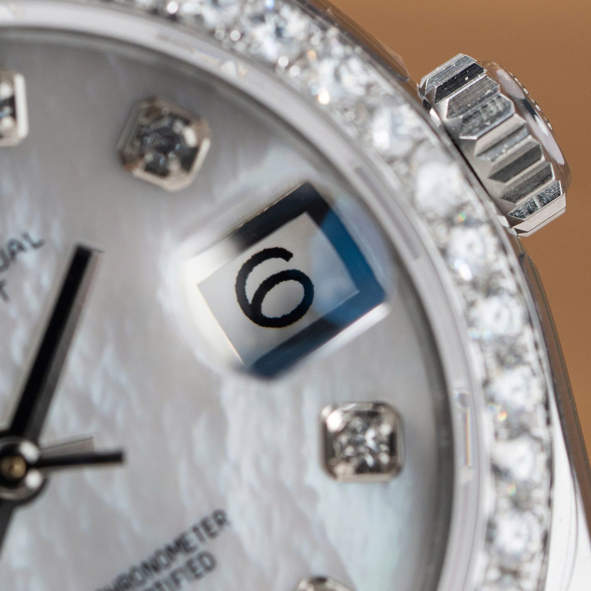 Dong-Ho-Rolex-DateJust-Rep-11-Nu-Mat-MOP-Nieng-Do-Kim-Cuong-Moissanite-31mm-9-1