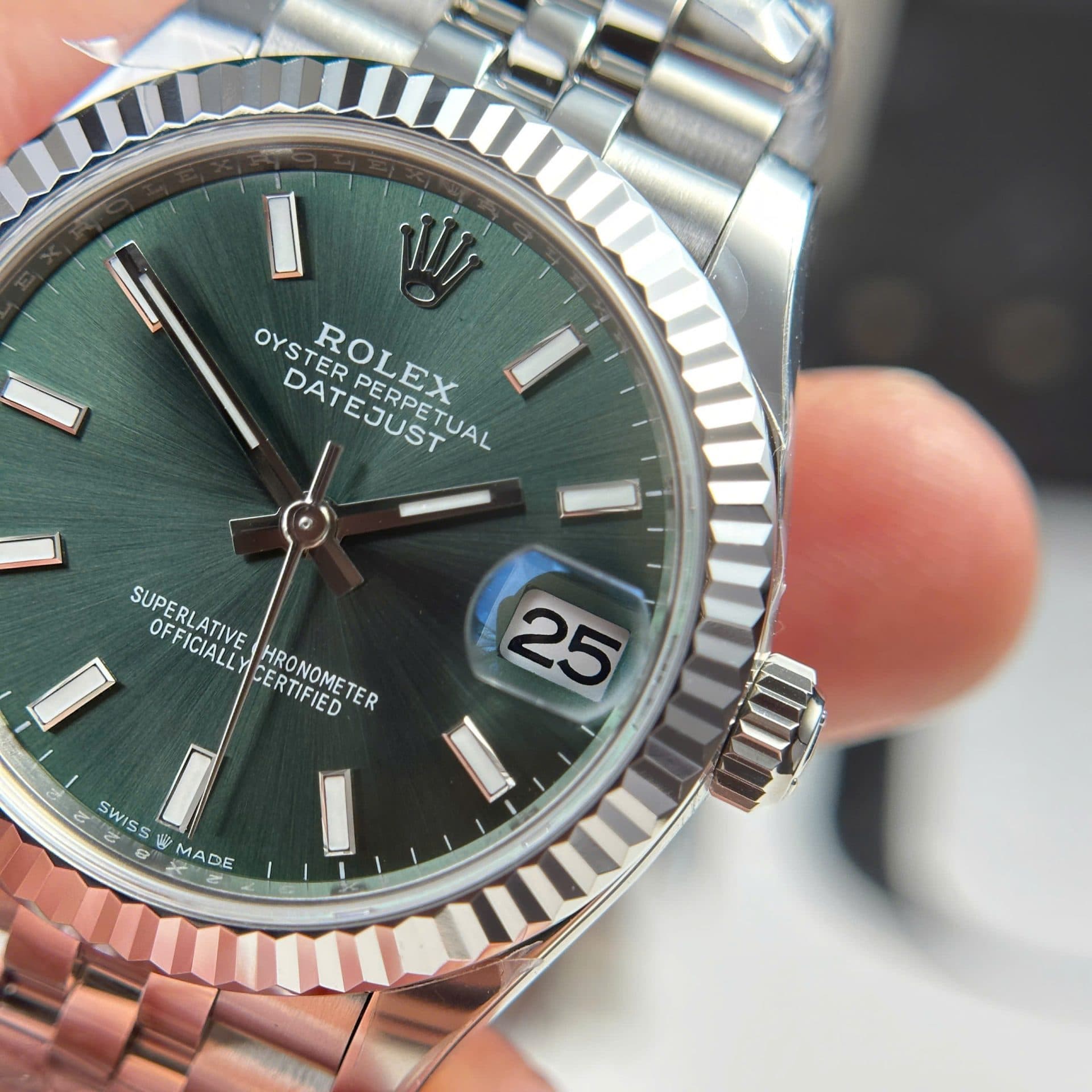 Dong-Ho-Rolex-DateJust-Replica-1-1-Mat-Xanh-La-Cay-Nha-May-THB-31mm-4-1