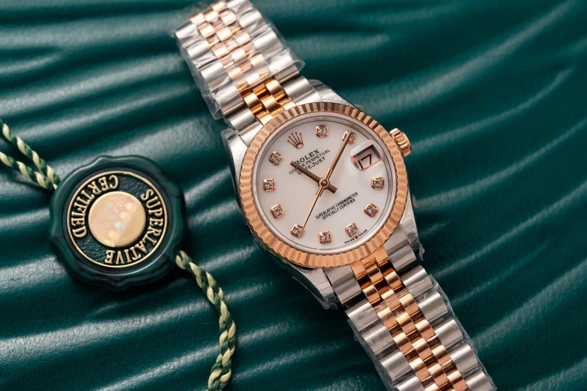 Dong-Ho-Rolex-DateJust-Replica-11-Nu-Demi-Mat-So-Trang-31mm-2-1