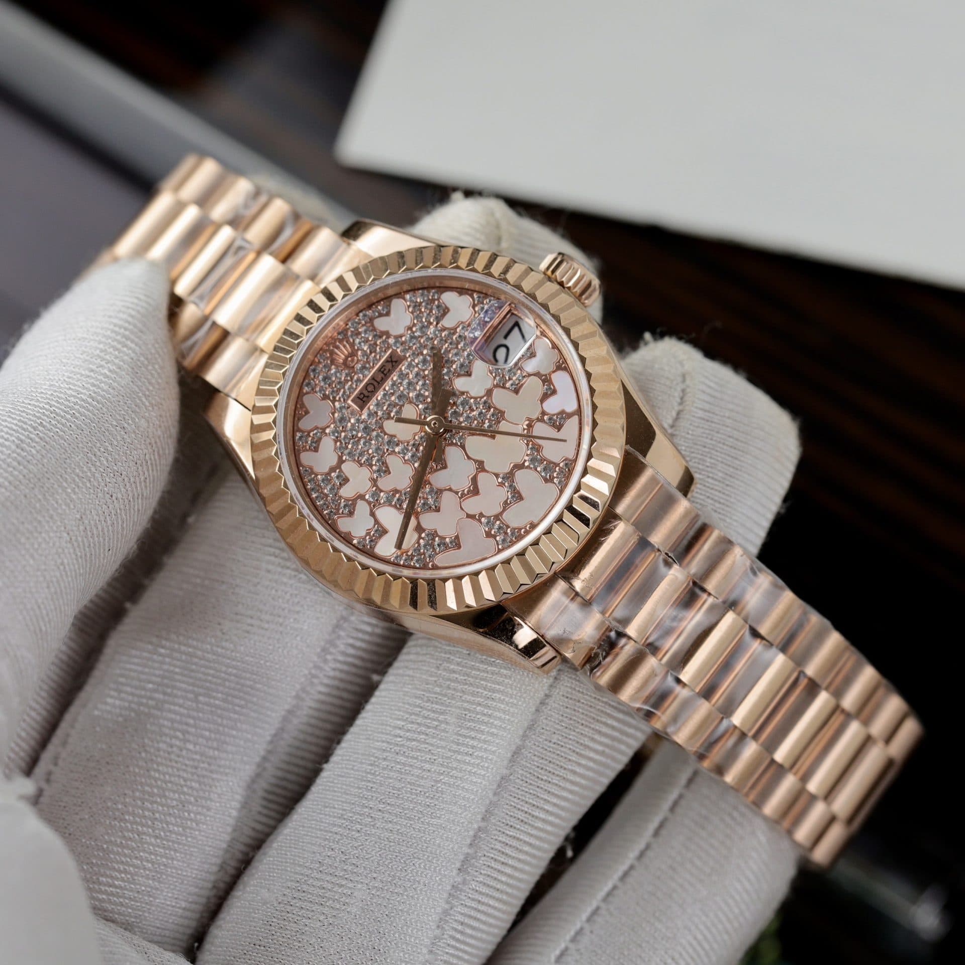 Dong-Ho-Rolex-DateJust-Replica-11-Nu-Mat-So-Buom-Dinh-Da-31mm-3-1