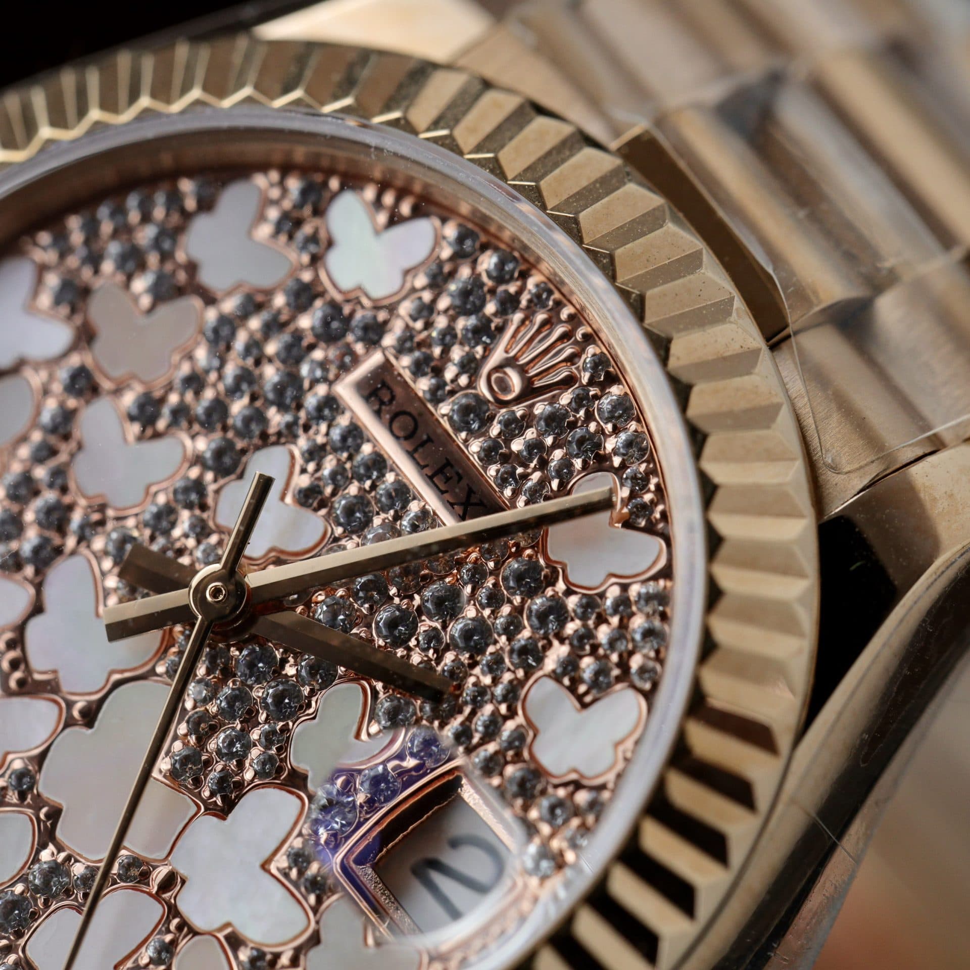 Dong-Ho-Rolex-DateJust-Replica-11-Nu-Mat-So-Buom-Dinh-Da-31mm-7-1