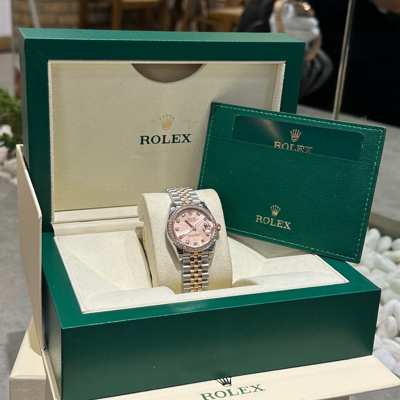 Dong-Ho-Rolex-DateJust-nu-Fake-Cao-Cap-Mat-Sunburt-Day-Jubilee-31mm-3-1