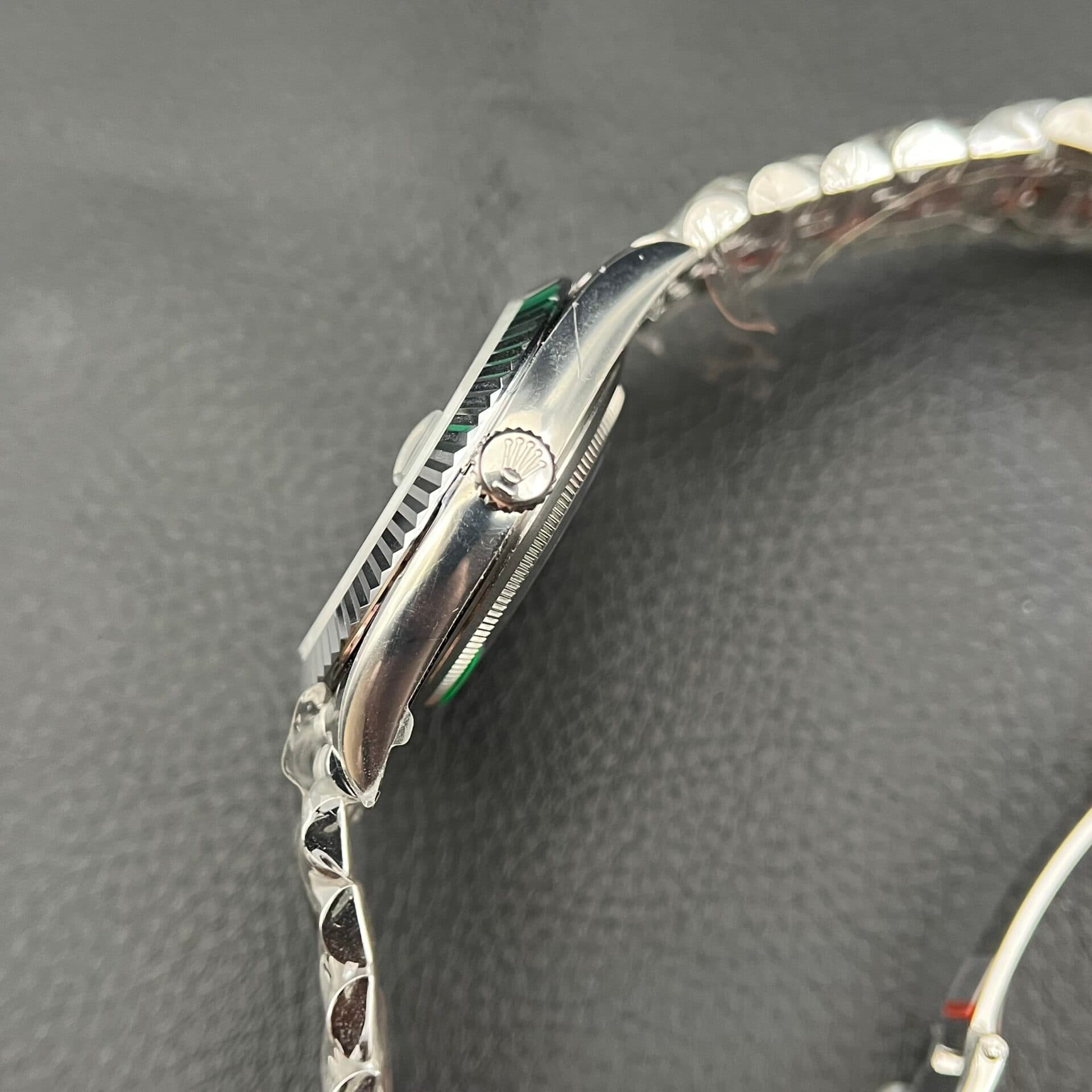 Dong-Ho-Rolex-Datejust-126234-Mat-Xep-Gach-Mau-Xanh-La-VS-36mm-4-1