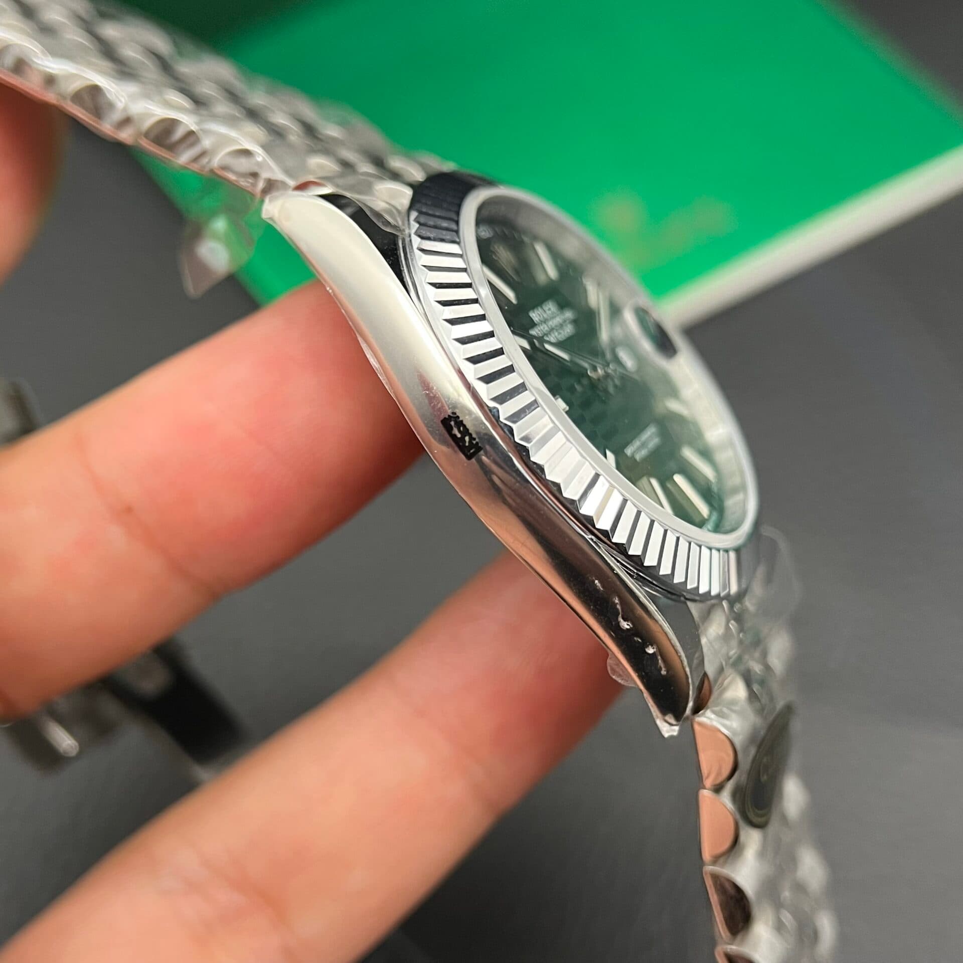 Dong-Ho-Rolex-Datejust-126234-Mat-Xep-Gach-Mau-Xanh-La-VS-36mm-6-1