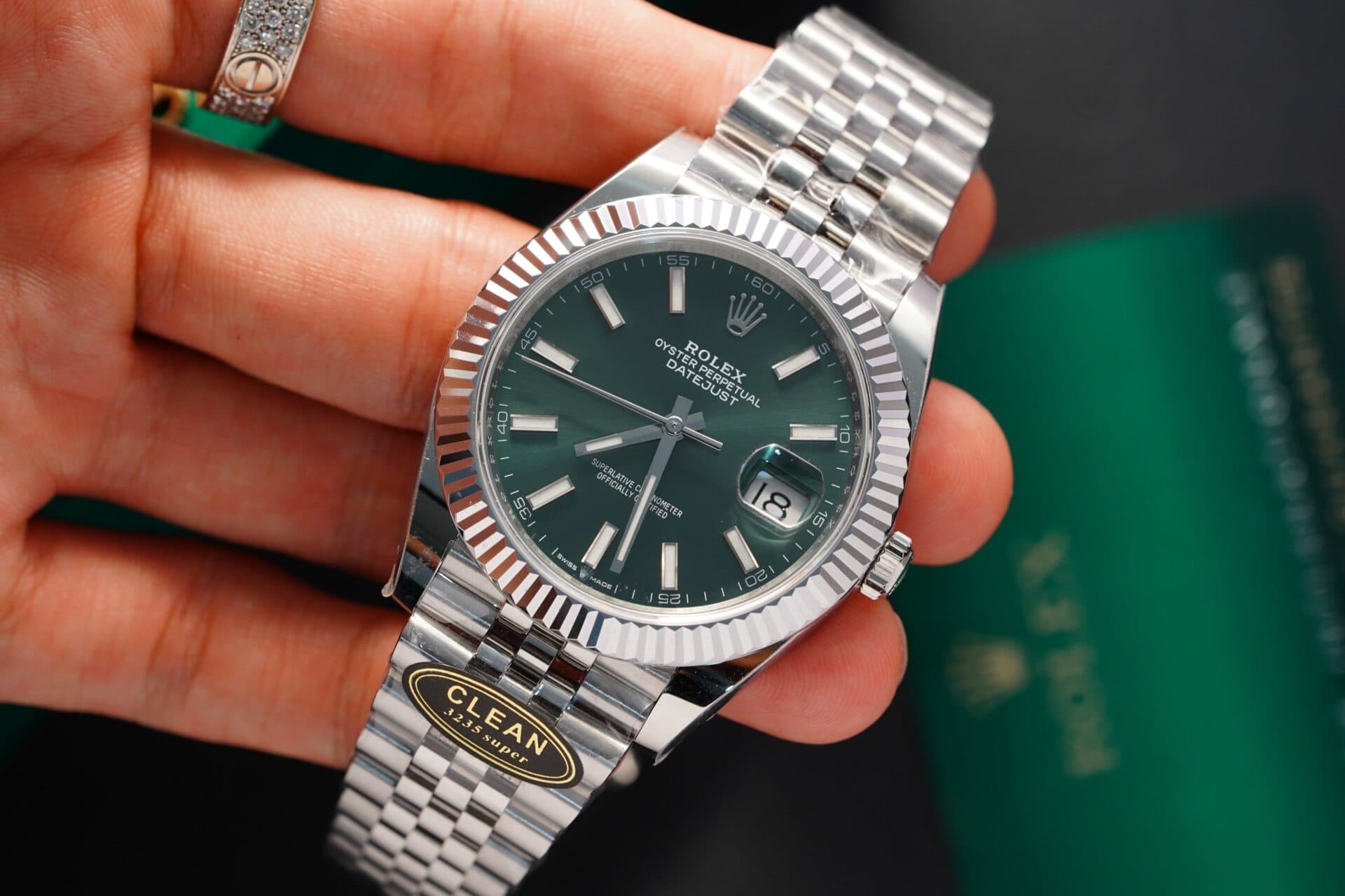 Dong-Ho-Rolex-Datejust-126334-Rep-11-Mat-Xanh-La-Clean-41mm-5-1