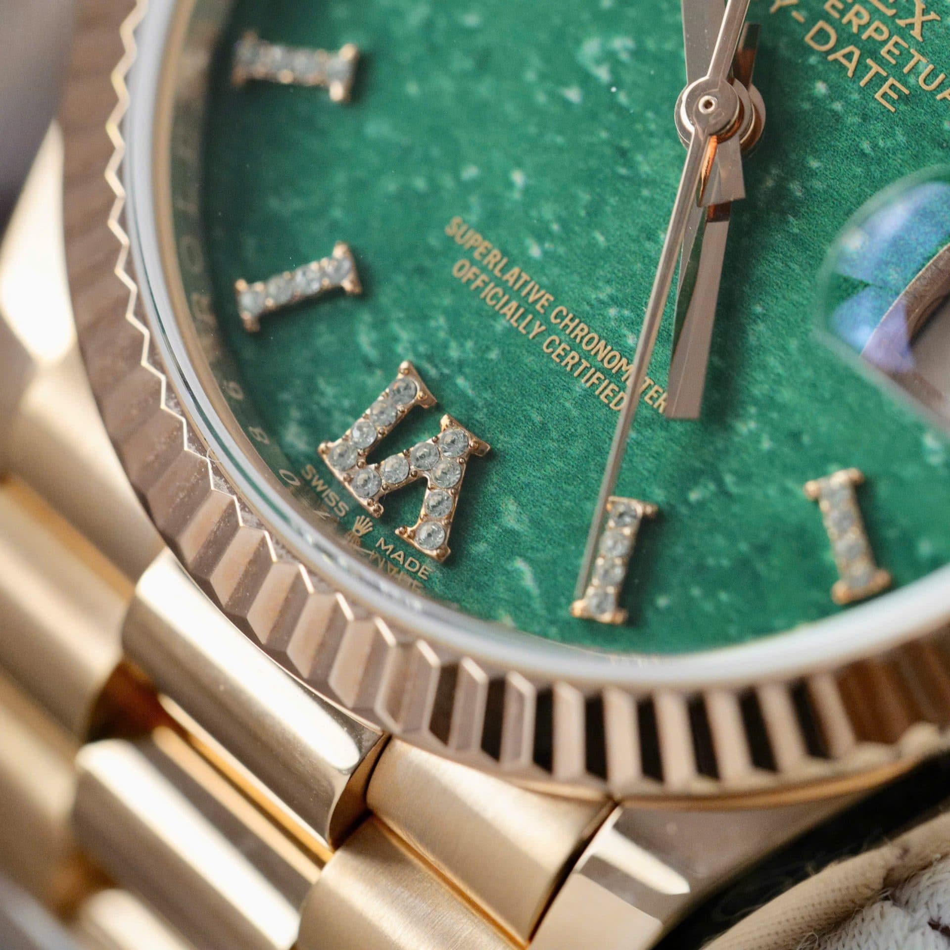Dong-Ho-Rolex-Day-Date-128235-Mat-So-Da-Aventurine-Che-Tac-Boc-Vang-That-36mm-8-1
