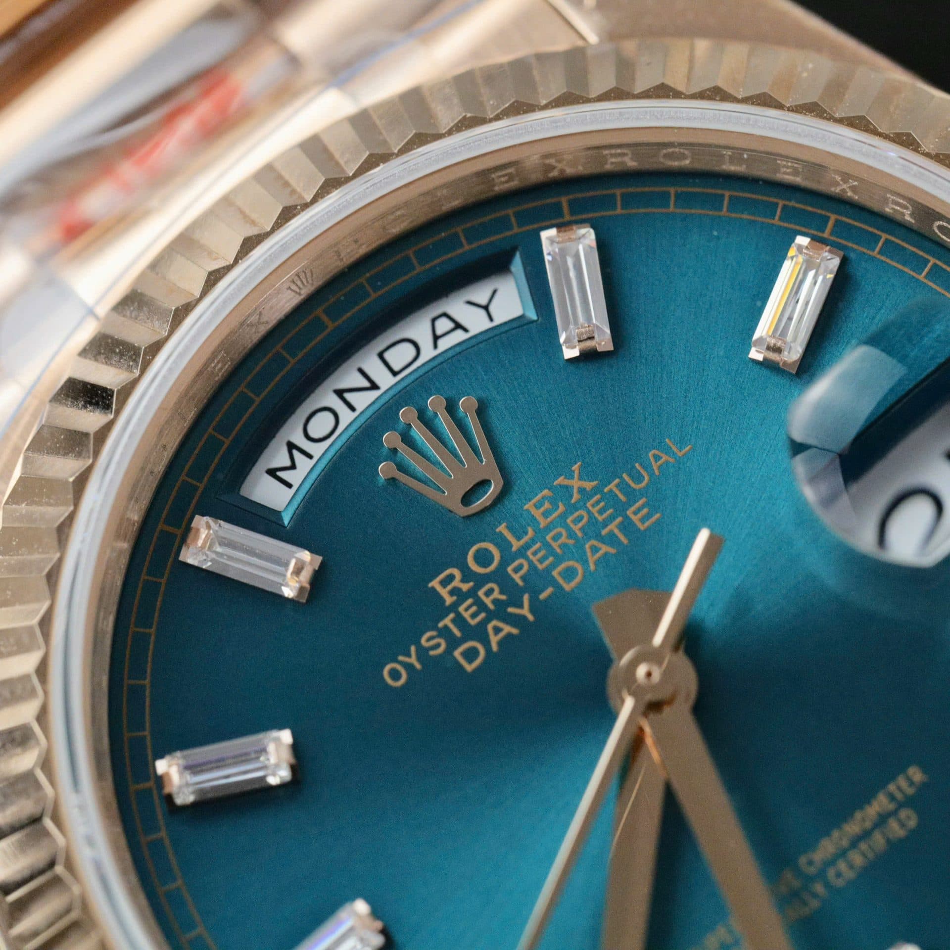 Dong-Ho-Rolex-Day-Date-128235-Replica-11-Mau-Xanh-Luc-Tinh-Chinh-Trong-Luong-158gram-Nha-May-QF-36mm-7-1