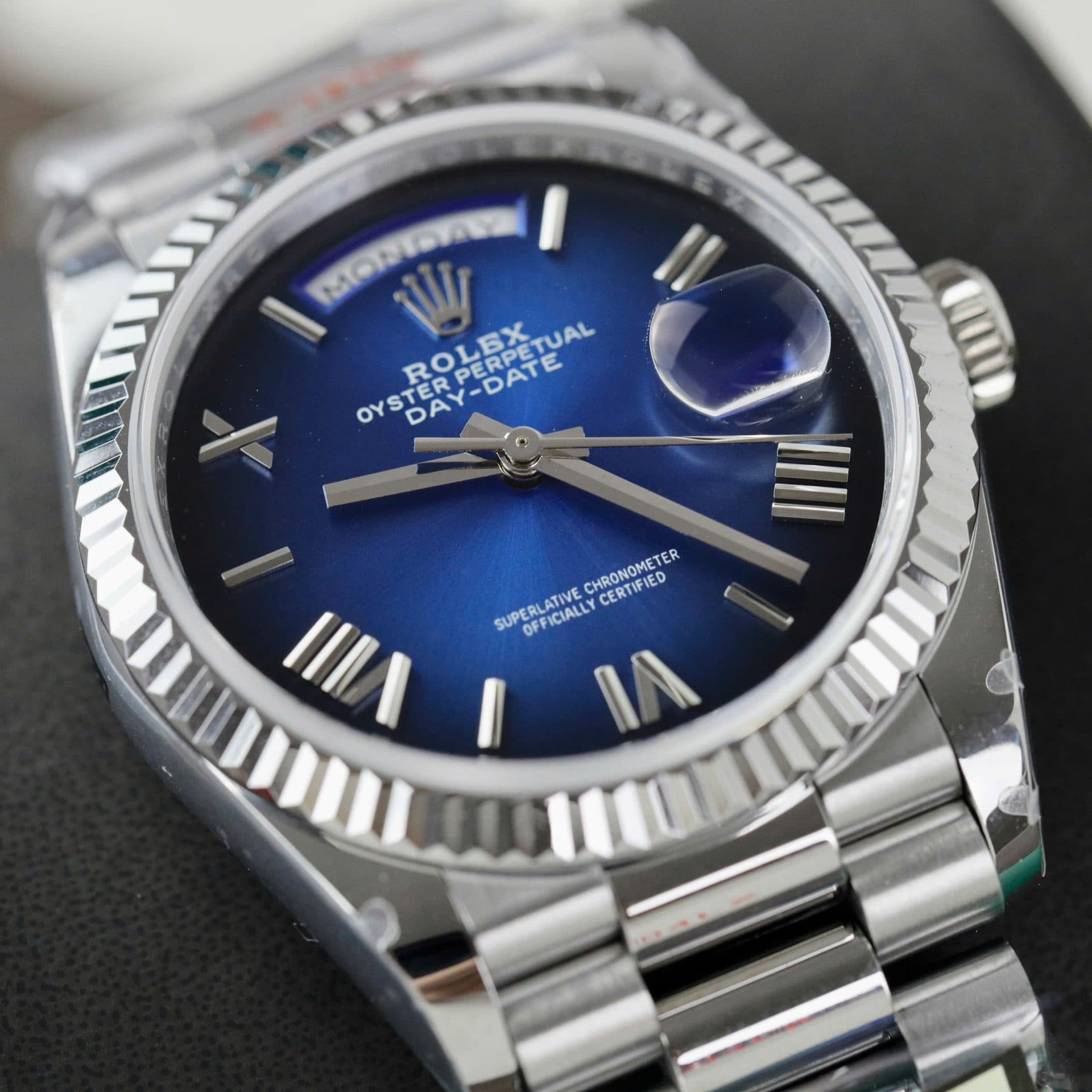 Dong-Ho-Rolex-Day-Date-128236-Rep-11-Cao-Cap-Mat-Xanh-Blue-Trong-Luong-158gram-QF-Factory-36mm-3-1