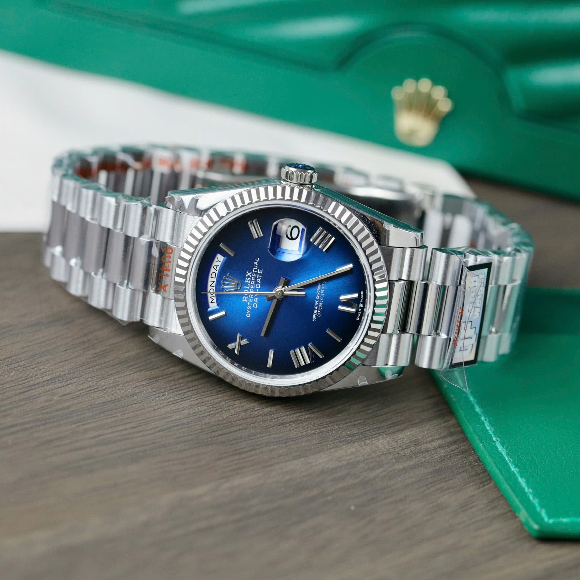 Dong-Ho-Rolex-Day-Date-128236-Rep-11-Cao-Cap-Mat-Xanh-Blue-Trong-Luong-158gram-QF-Factory-36mm-4-1