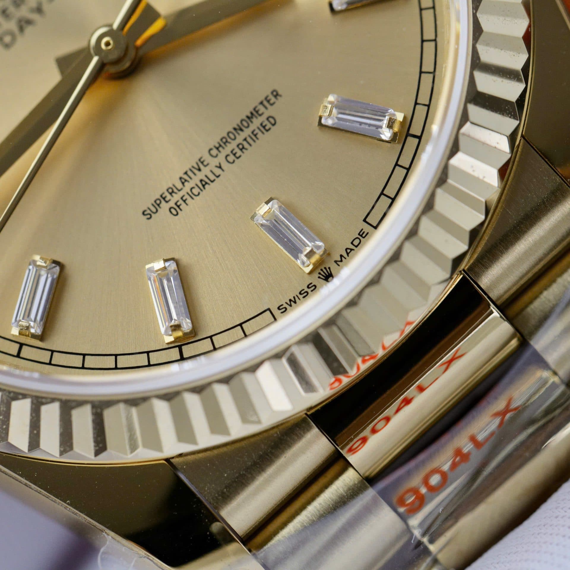 Dong-Ho-Rolex-Day-Date-128238-Che-Tac-Mat-Vang-Champagne-Trong-Luong-158gram-QF-Factory-36mm-2-1