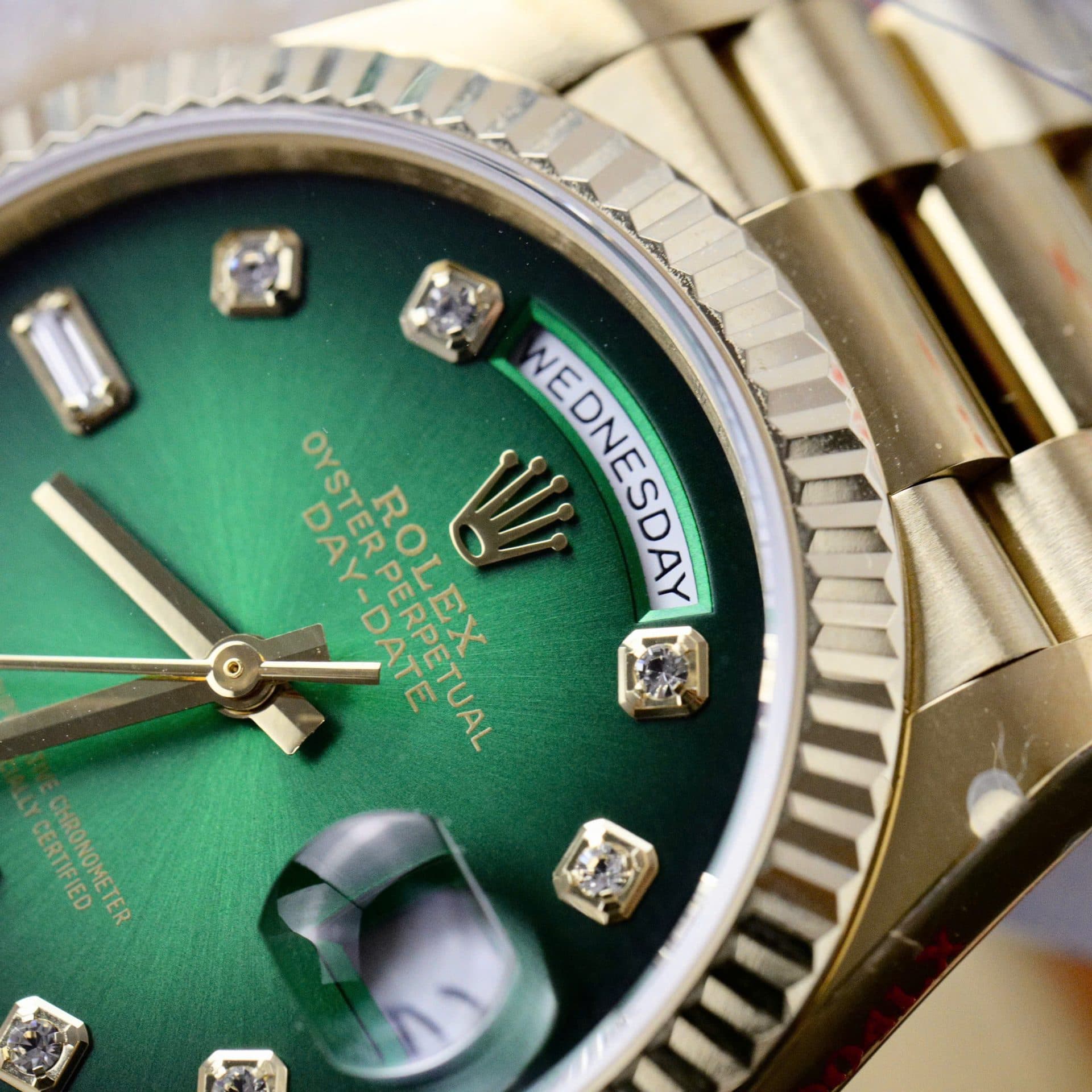 Dong-Ho-Rolex-Day-Date-128238-Rep-11-Mat-Xanh-Ombre-Trong-Luong-158-Grams-Nha-May-QF-36mm-6-1
