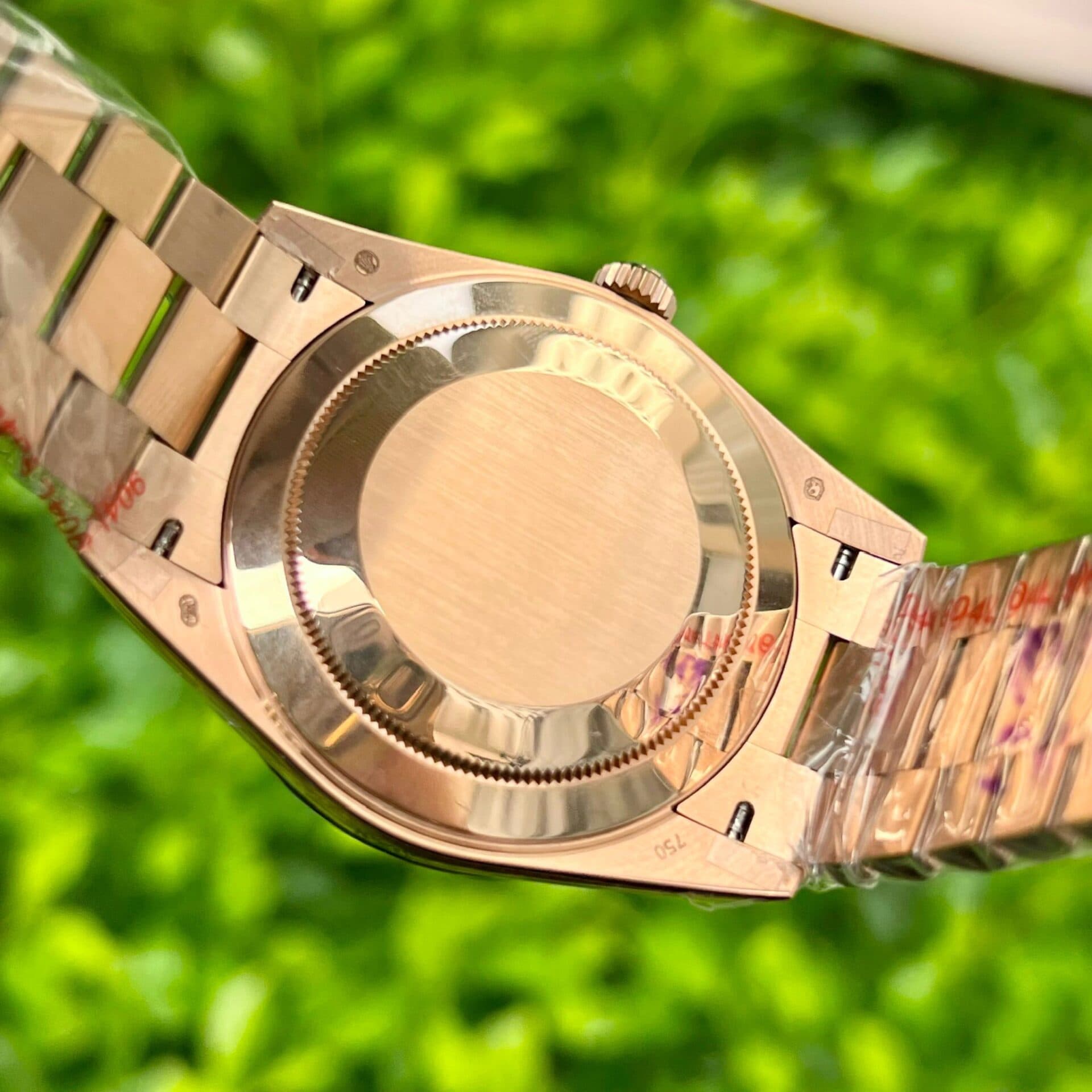 Dong-Ho-Rolex-Day-Date-228235-Mat-Hong-Coc-So-Dinh-Da-GM-Factory-40mm-6-1