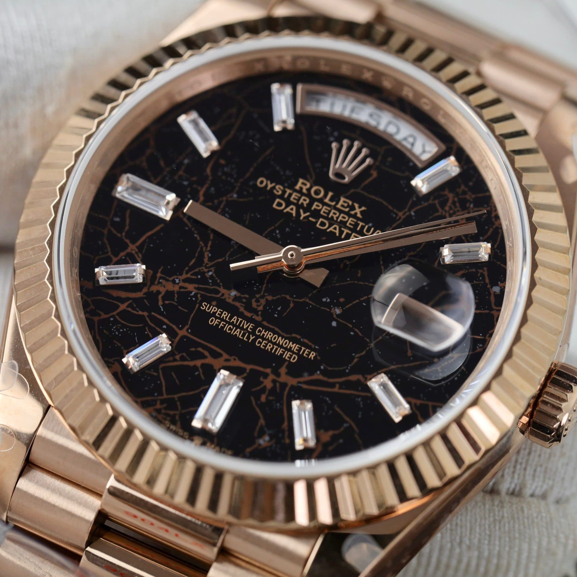 Dong-Ho-Rolex-Day-Date-228235-Nang-186-Grams-Mat-Nham-Thach-QF-Factory-40mm-1-1