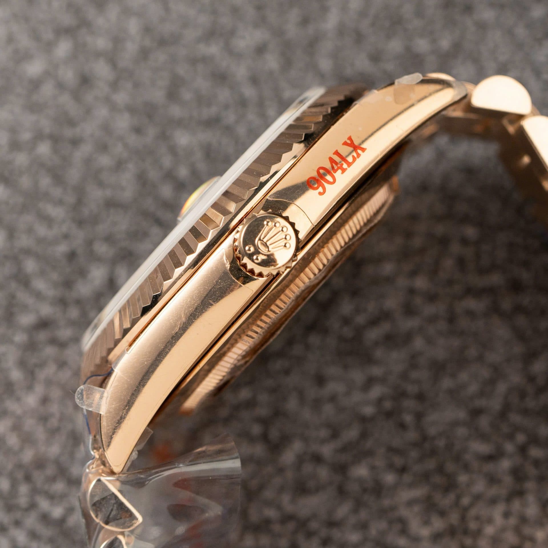Dong-Ho-Rolex-Day-Date-228235-Replica-11-Mat-Chocolate-Trong-Luong-185gram-Nha-May-QF-40mm-1-1