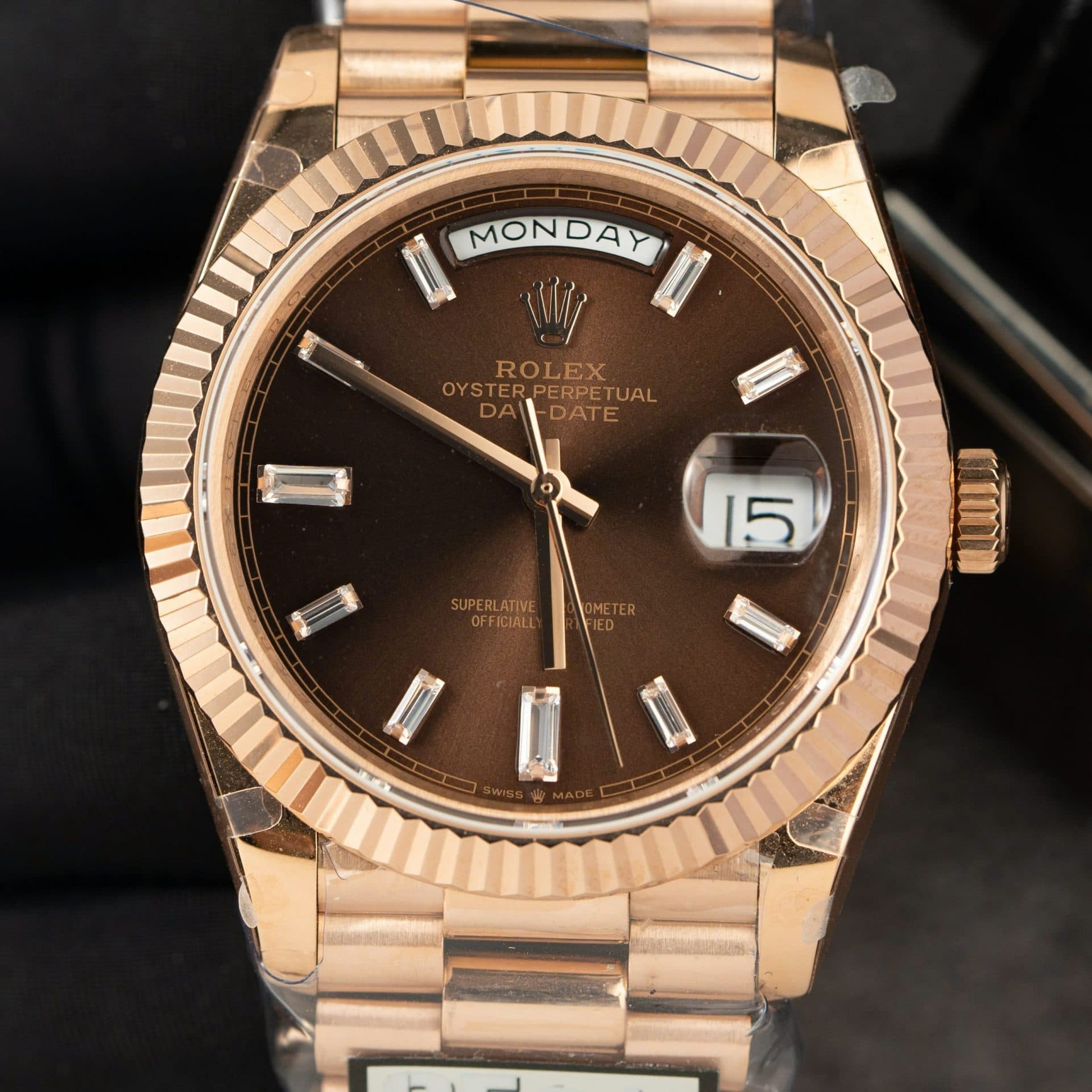 Dong-Ho-Rolex-Day-Date-228235-Replica-11-Mat-Chocolate-Trong-Luong-185gram-Nha-May-QF-40mm-5-1