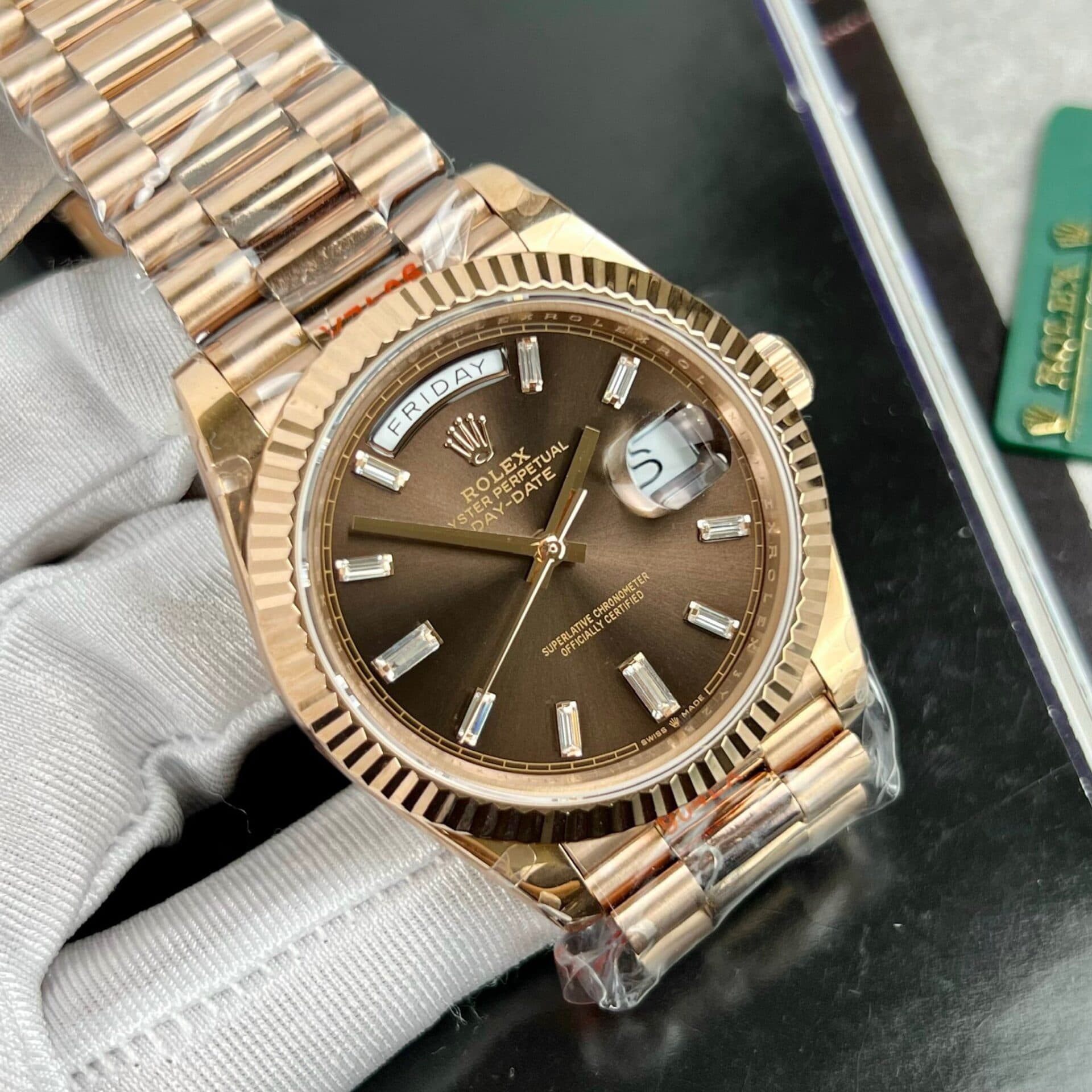 Dong-Ho-Rolex-Day-Date-228235-Replica-11-Mat-So-Chocolate-GMF-40mm-4-1