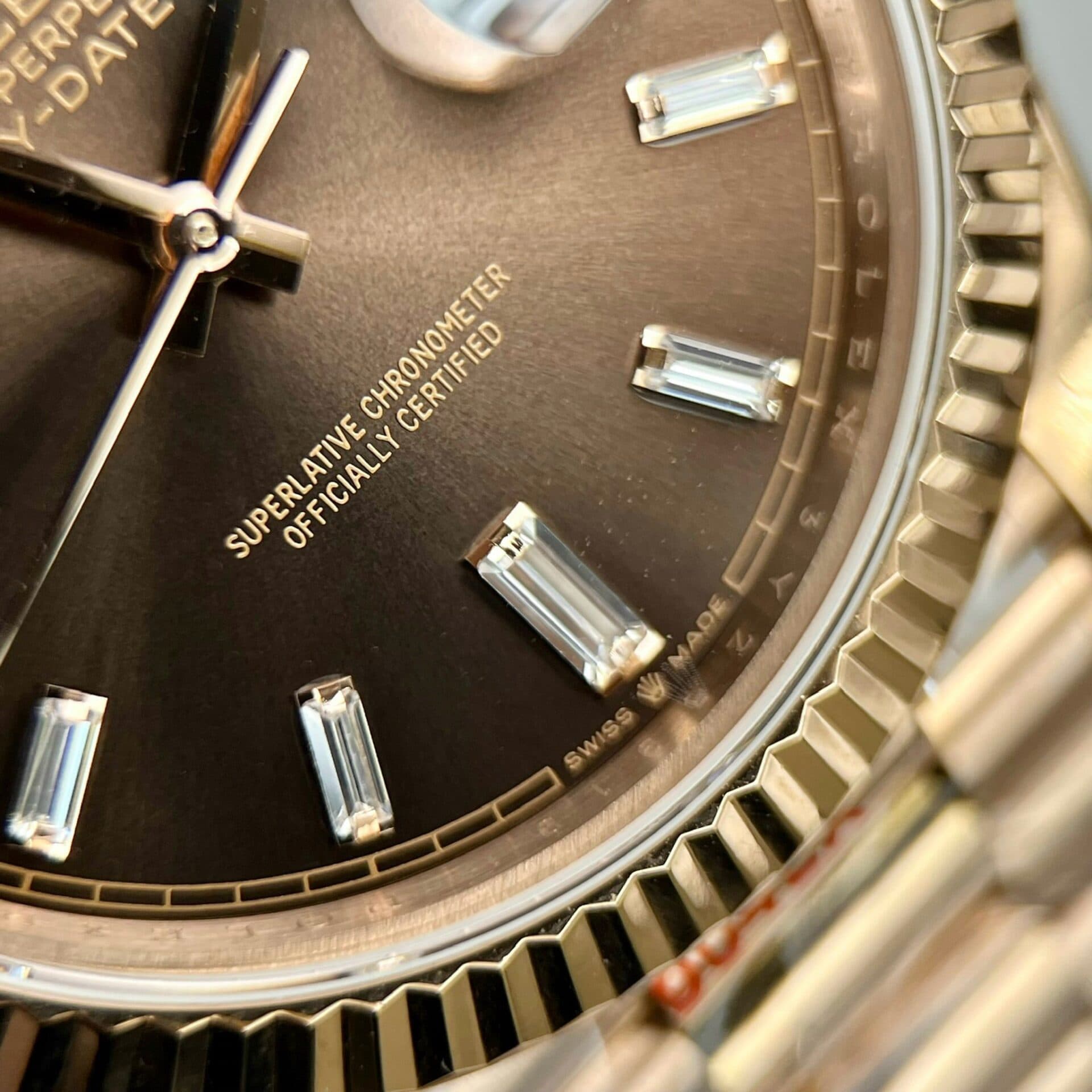 Dong-Ho-Rolex-Day-Date-228235-Replica-11-Mat-So-Chocolate-GMF-40mm-6-1