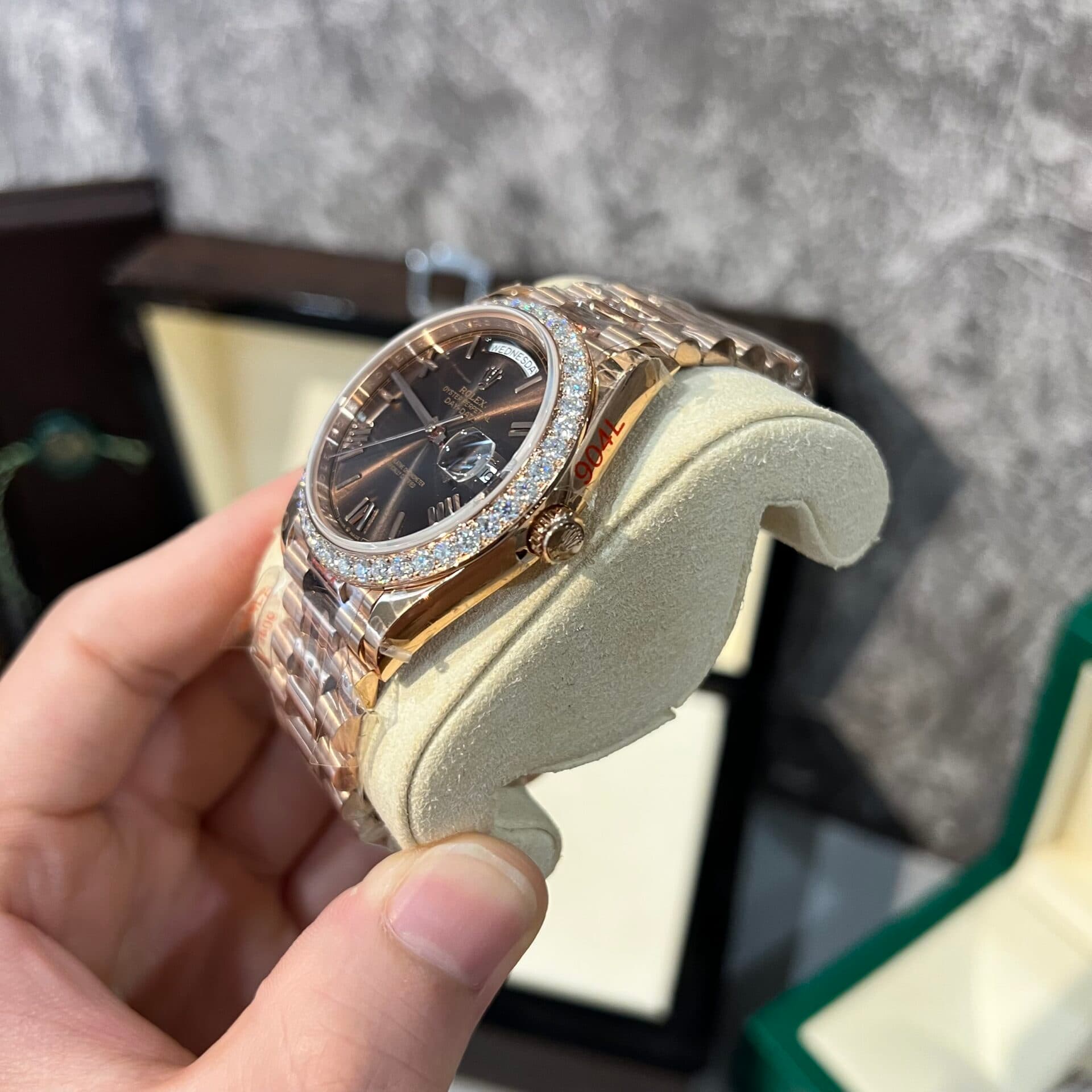 Dong-Ho-Rolex-Day-Date-228235-Tinh-Chinh-Do-Moissanite-40mm-6-1