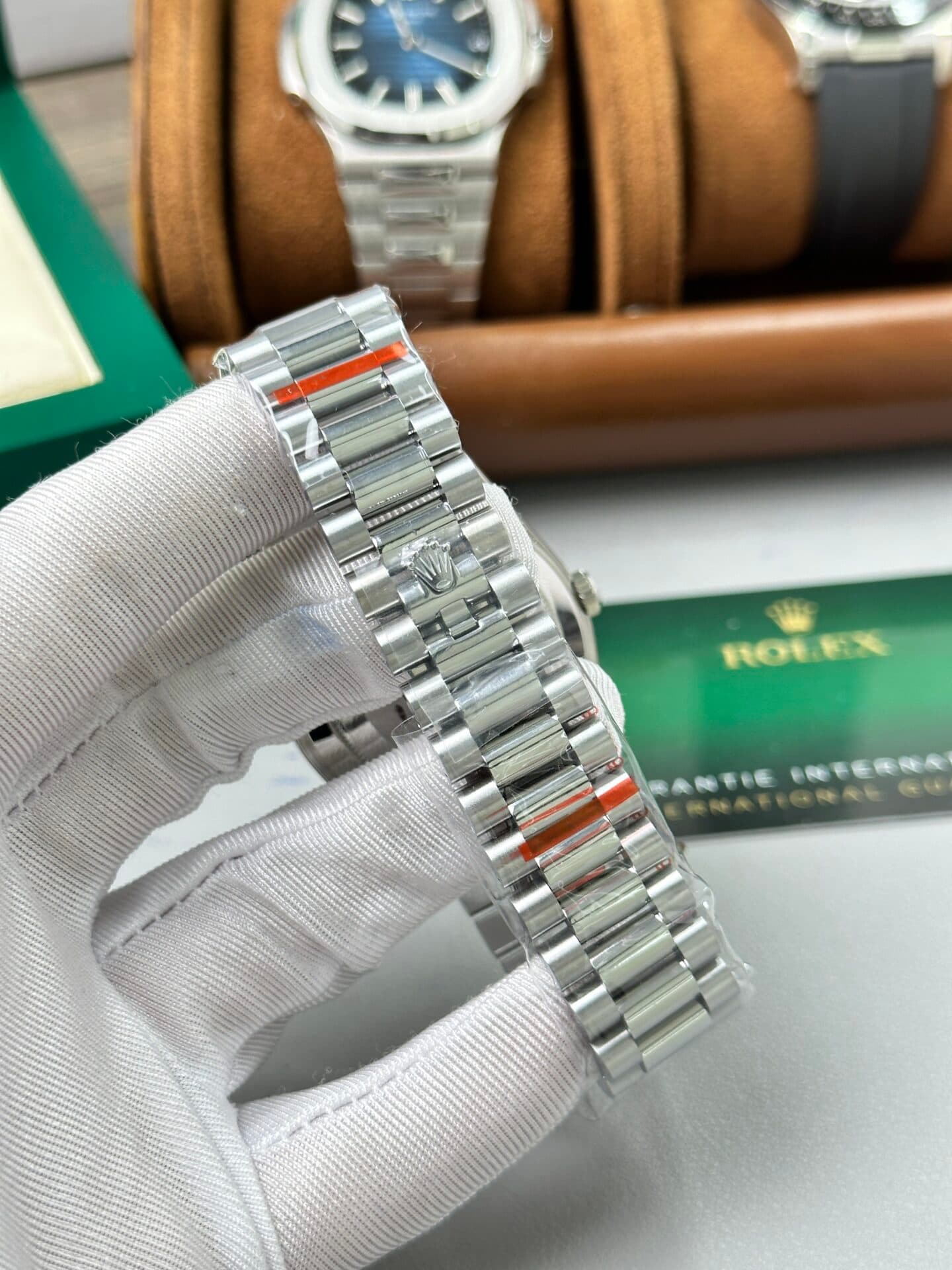 Dong-Ho-Rolex-Day-Date-228236-Rep-11-Nang-167gr-Mat-Den-GM-Factory-40mm-5-1