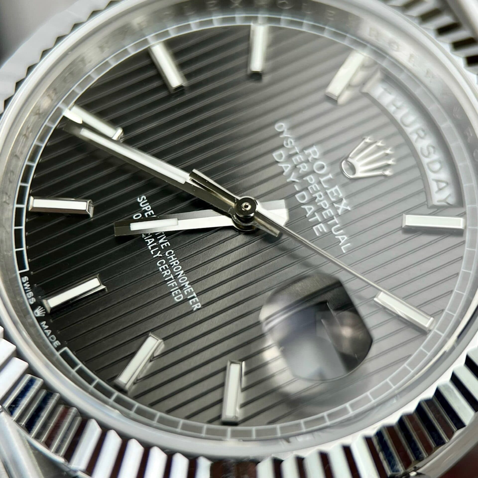 Dong-Ho-Rolex-Day-Date-228236-Replica-11-Mat-Xam-Nha-May-GM-40mm-5-1