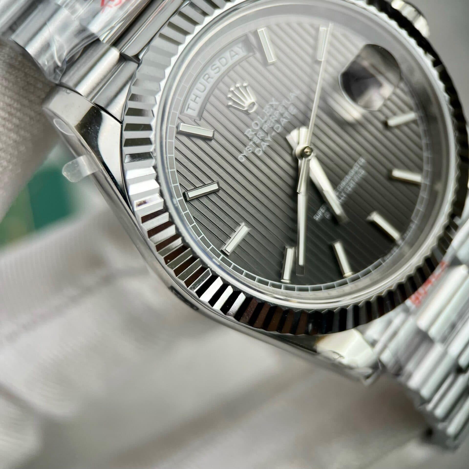 Dong-Ho-Rolex-Day-Date-228236-Replica-11-Mat-Xam-Nha-May-GM-40mm-6-1